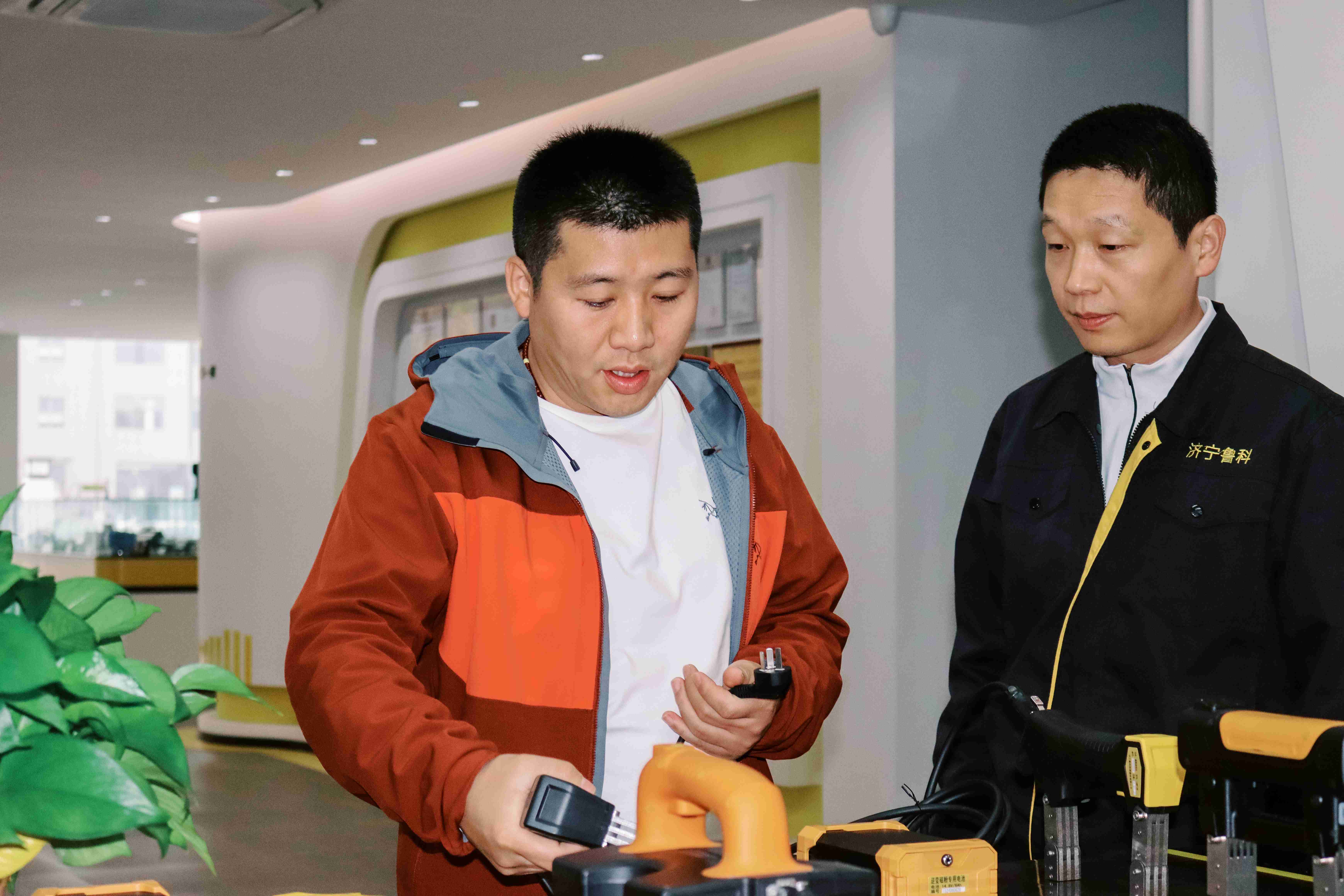 亚洲精品久久一区二区三区