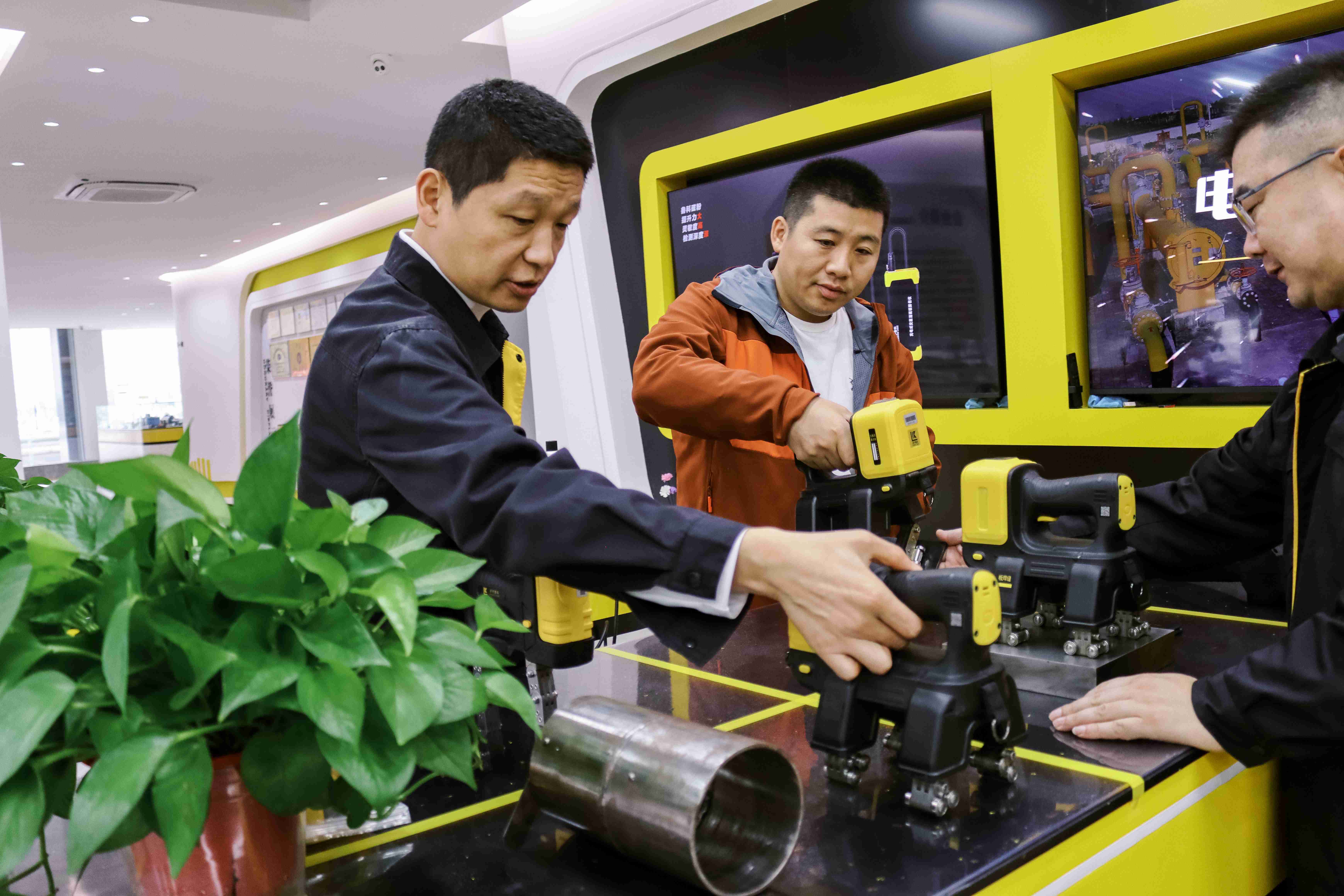 亚洲精品久久一区二区三区