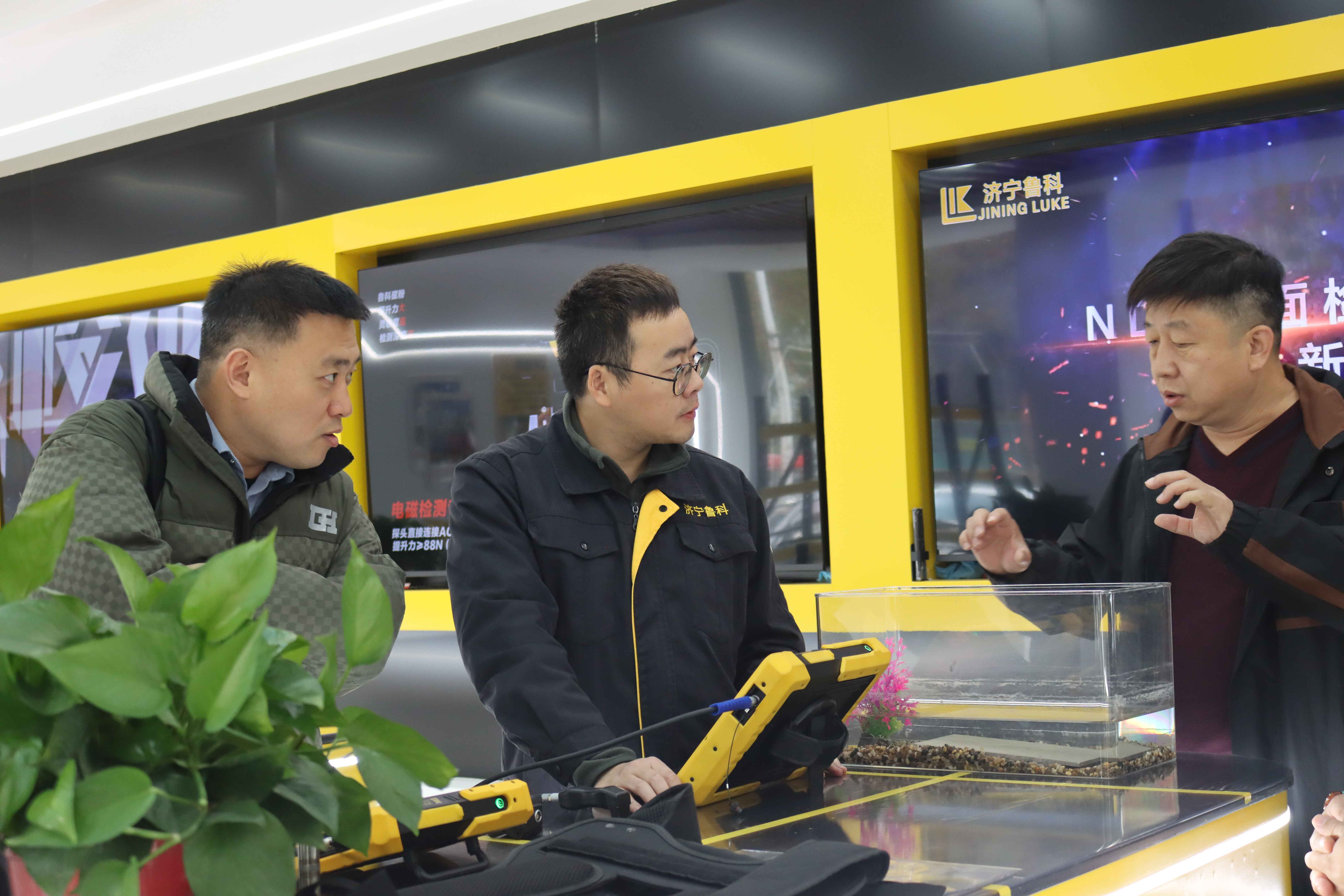 亚洲精品久久一区二区三区