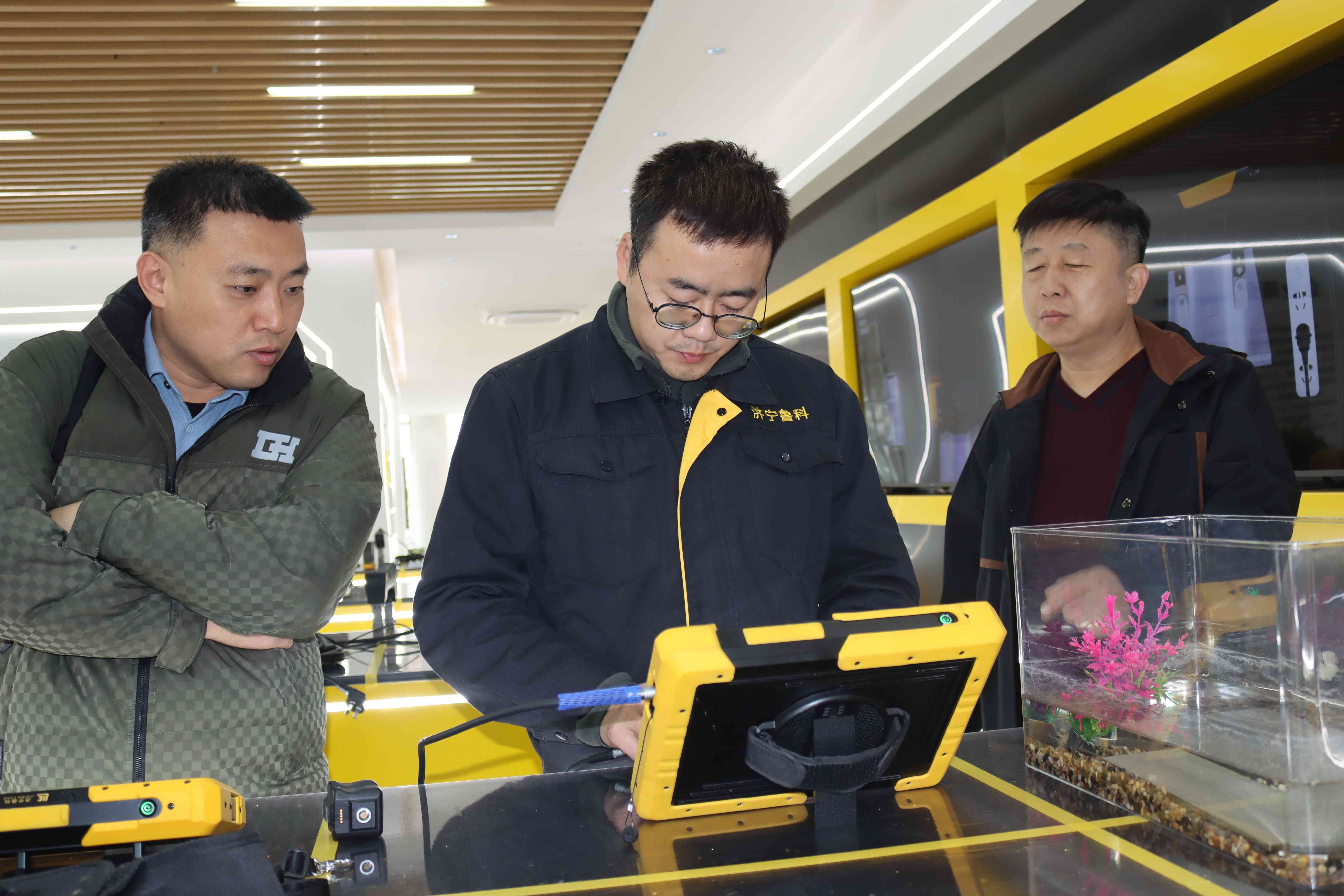 亚洲精品久久一区二区三区