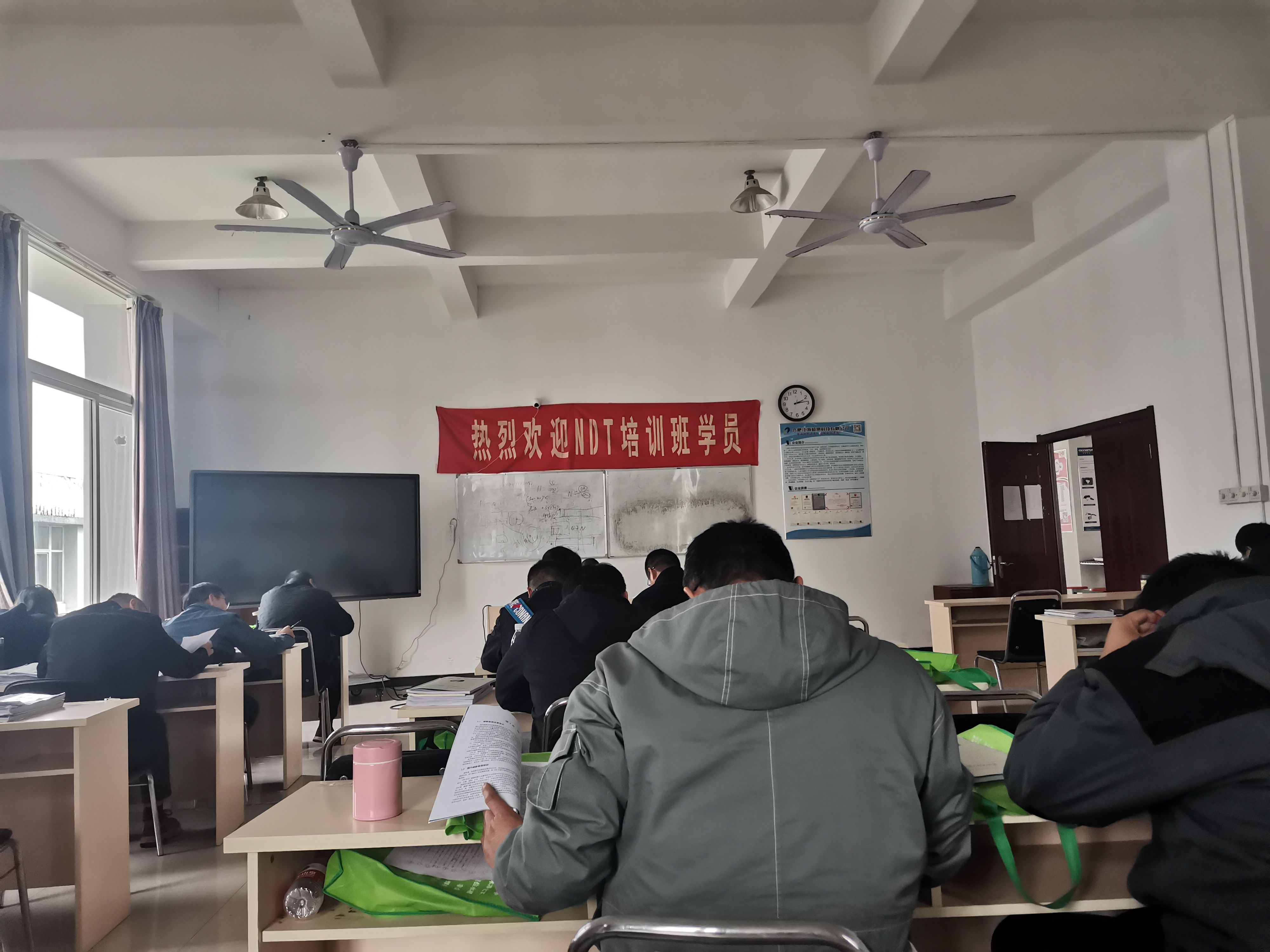 亚洲精品久久一区二区三区