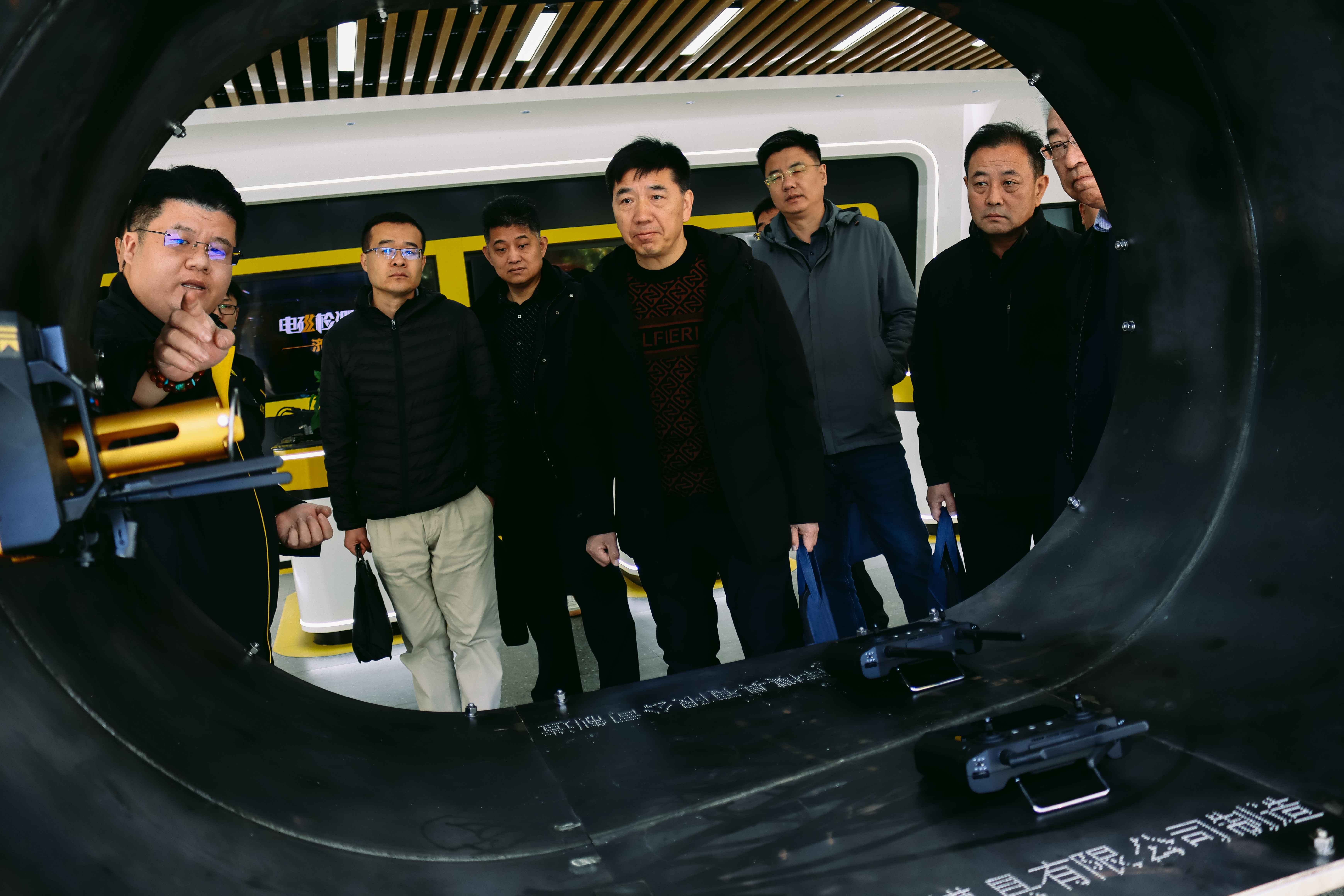 亚洲精品久久一区二区三区