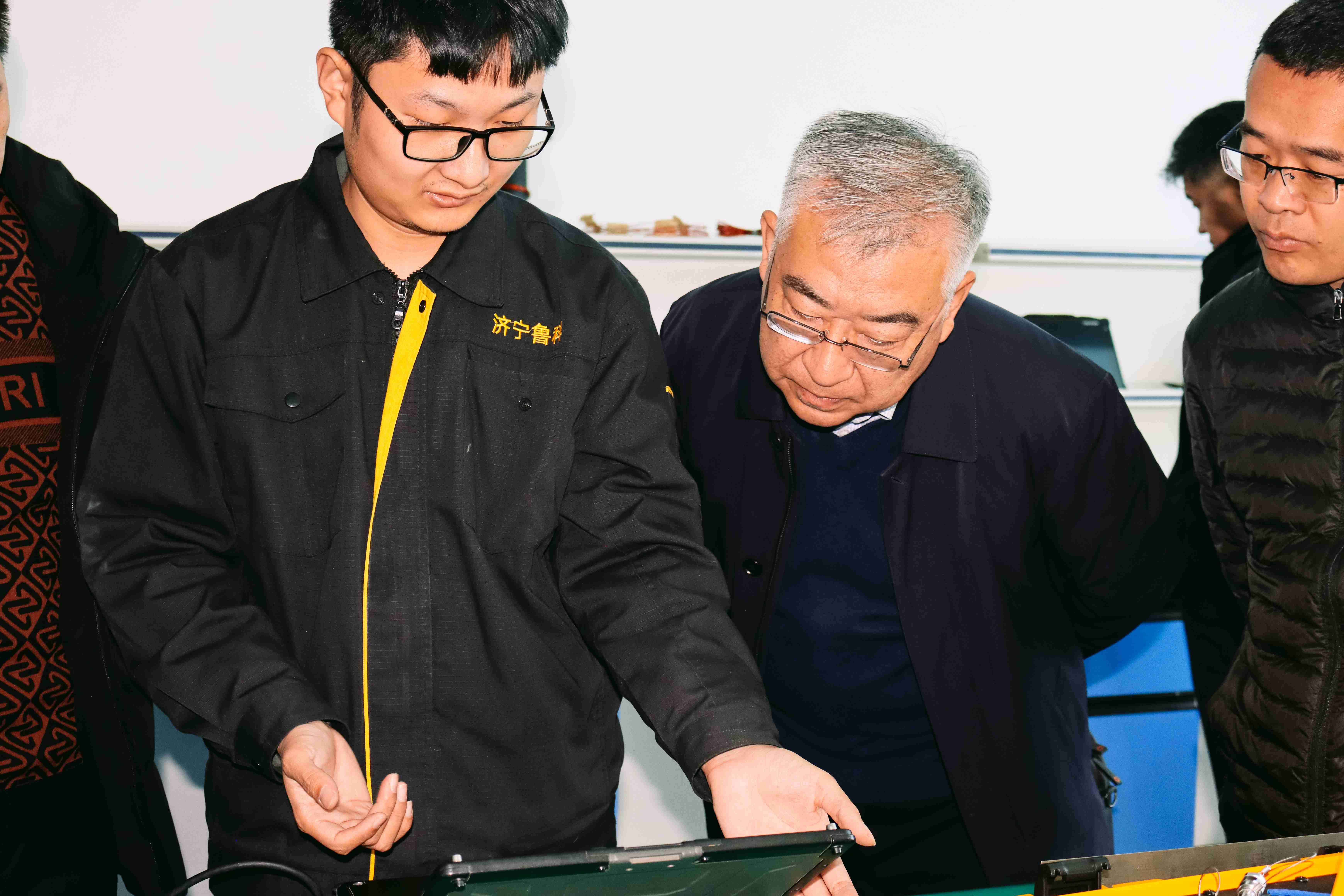 亚洲精品久久一区二区三区