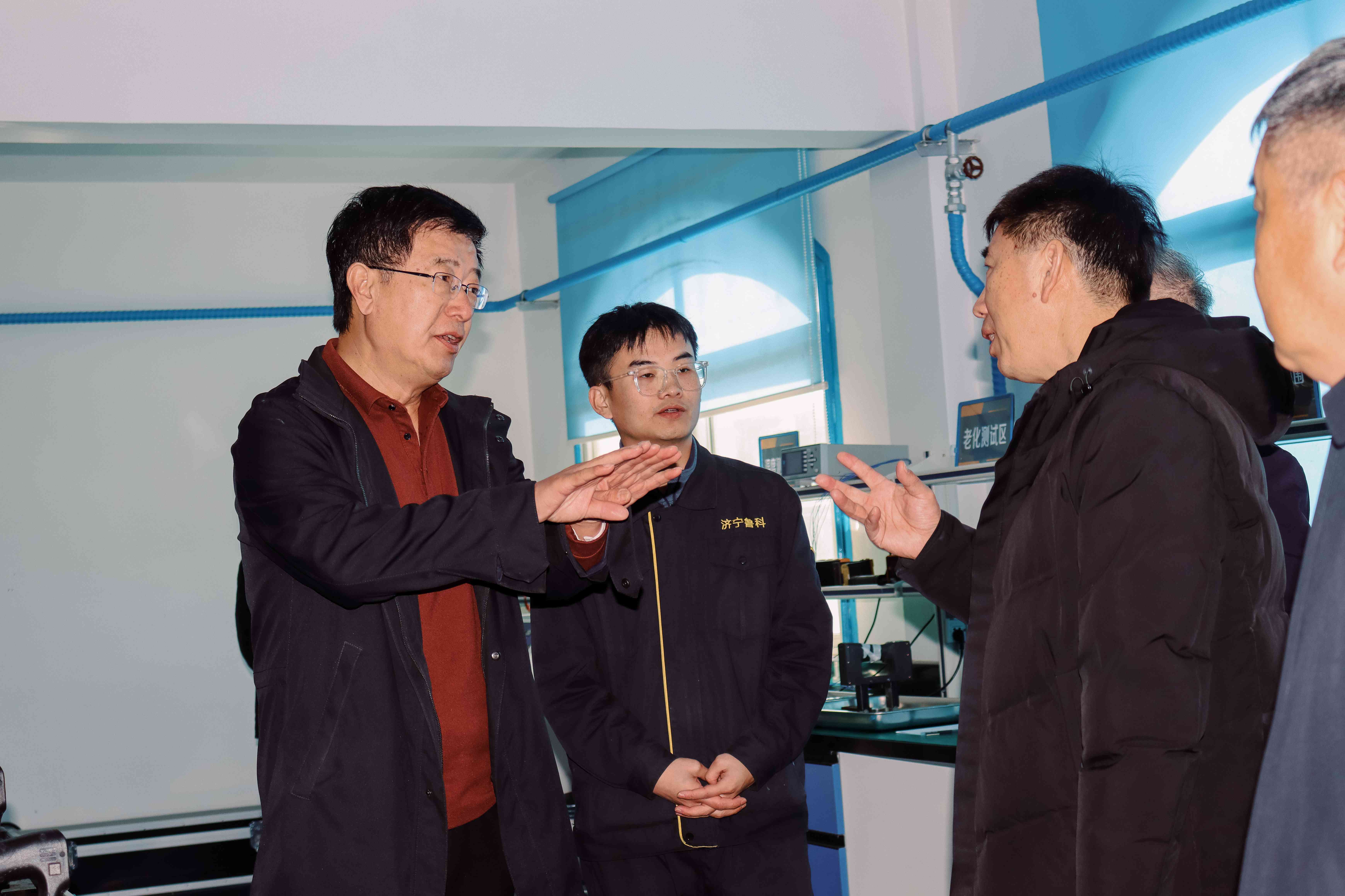 亚洲精品久久一区二区三区