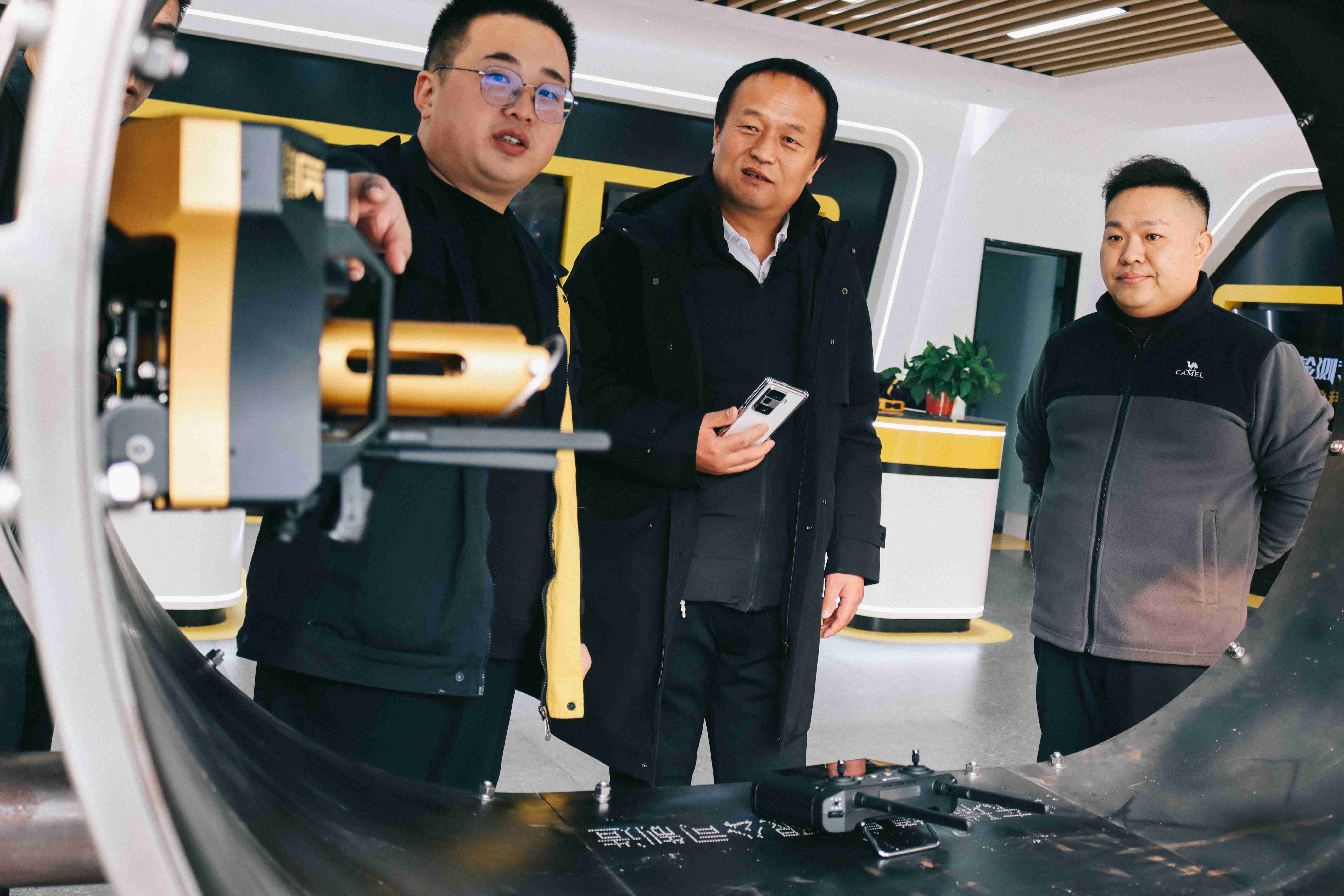 亚洲精品久久一区二区三区