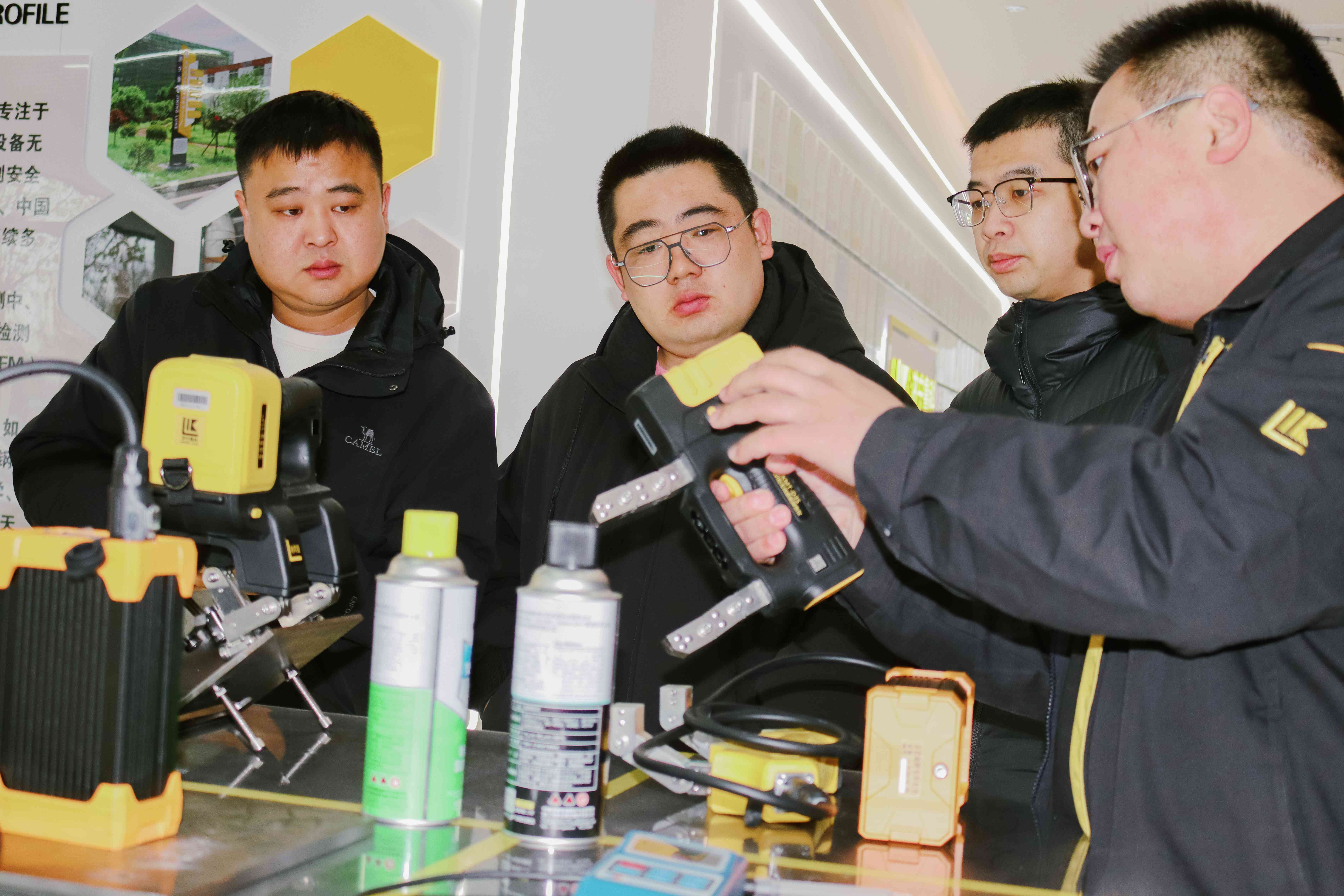 亚洲精品久久一区二区三区