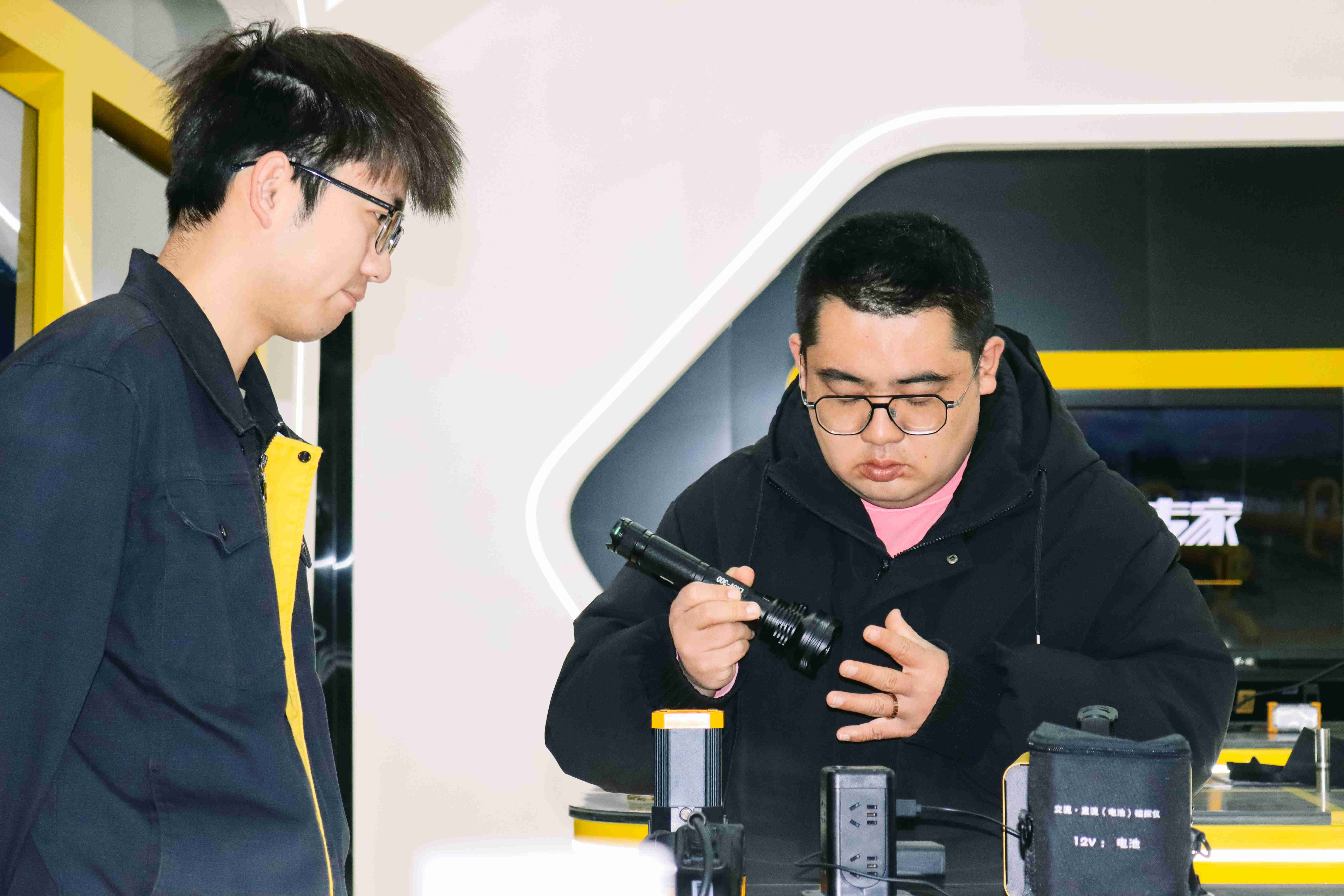 亚洲精品久久一区二区三区