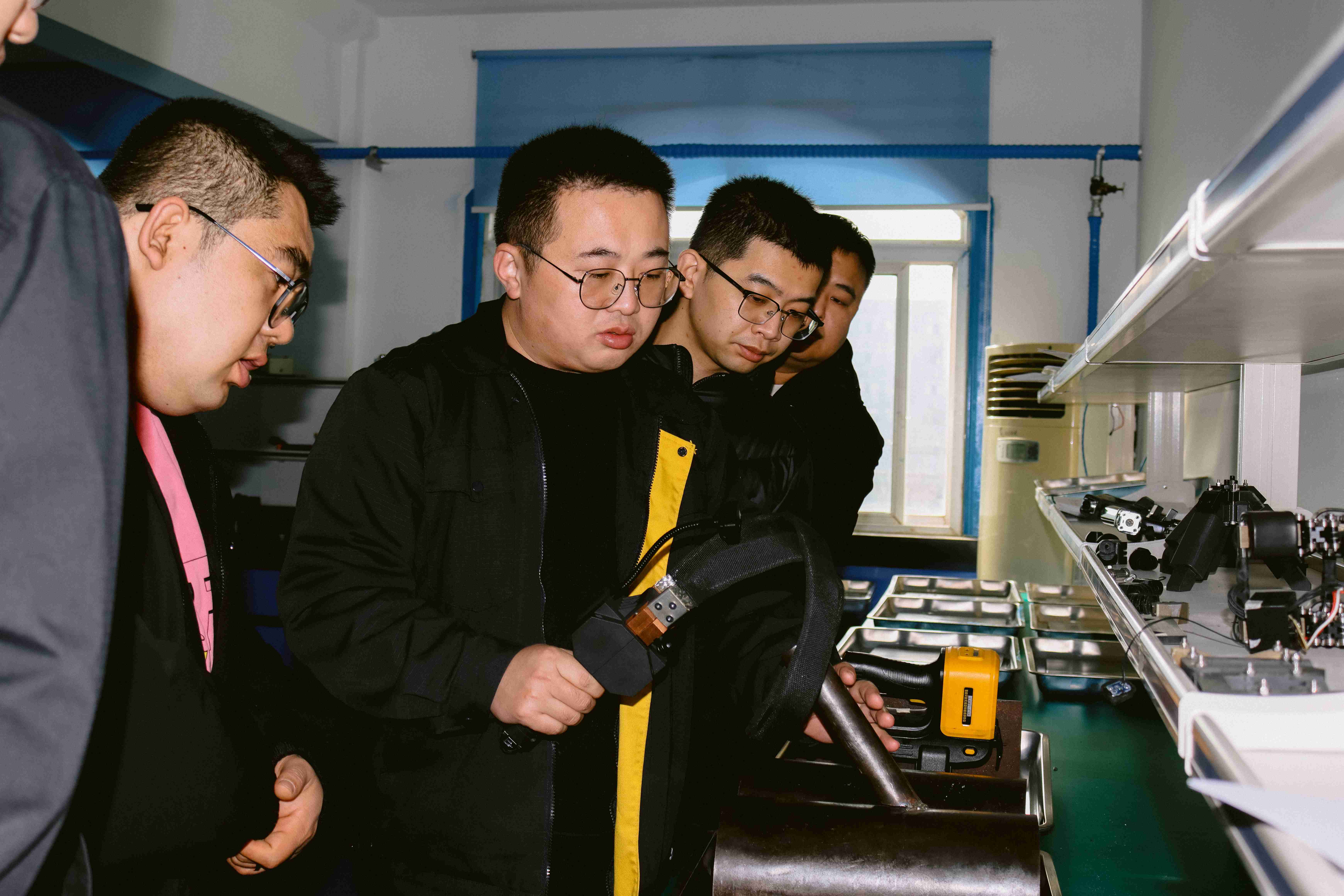 亚洲精品久久一区二区三区