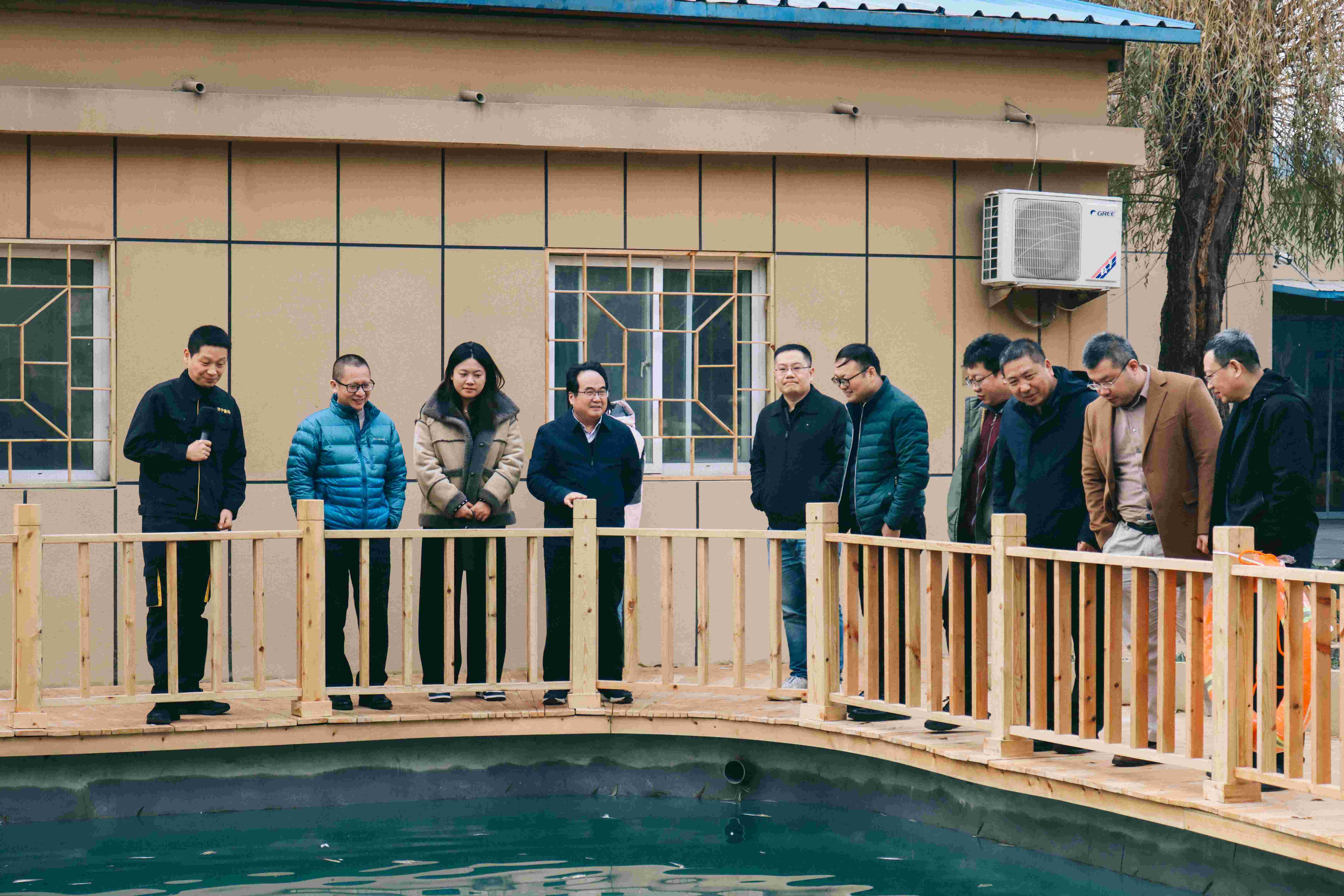 亚洲精品久久一区二区三区