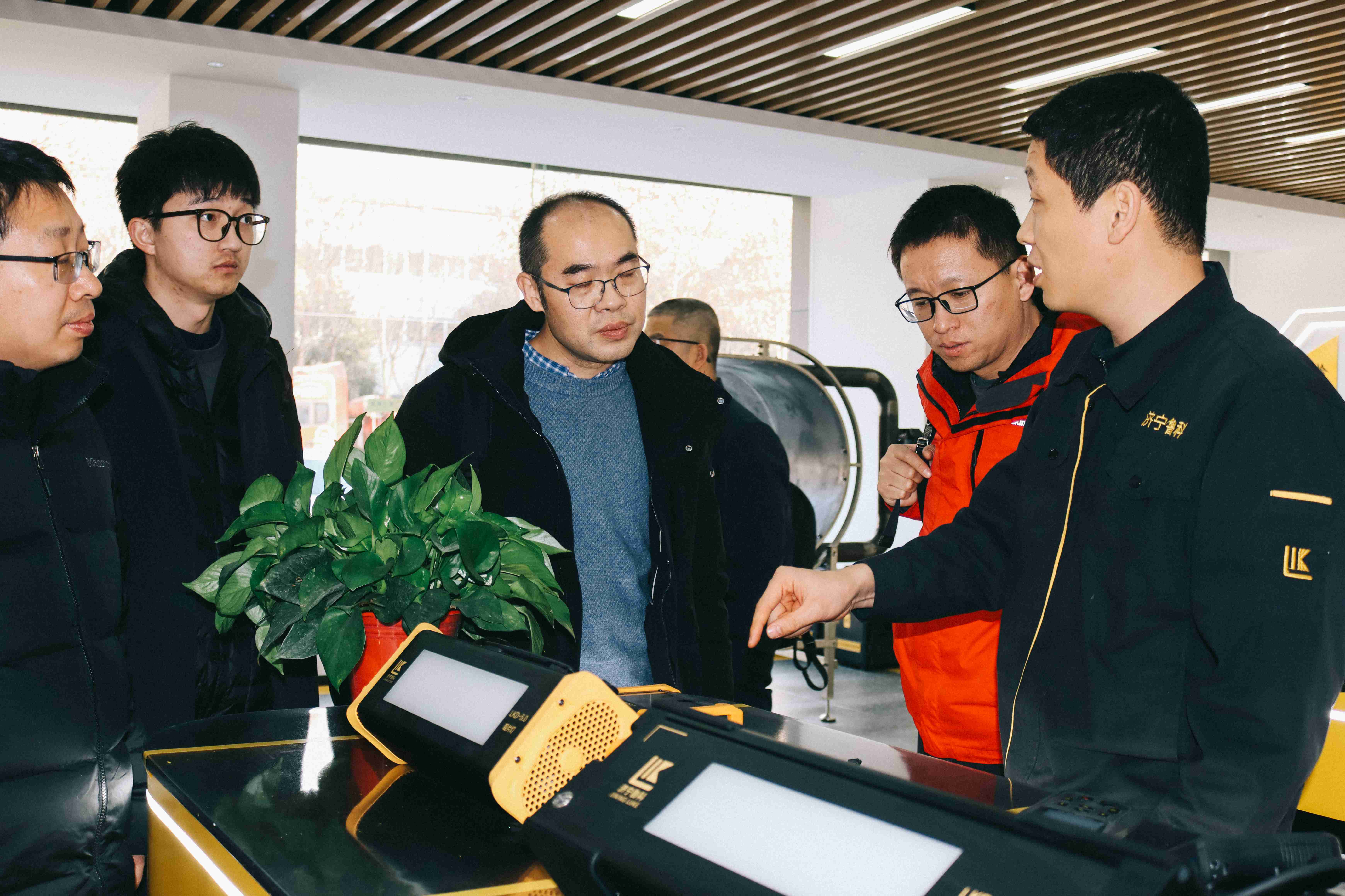 亚洲精品久久一区二区三区