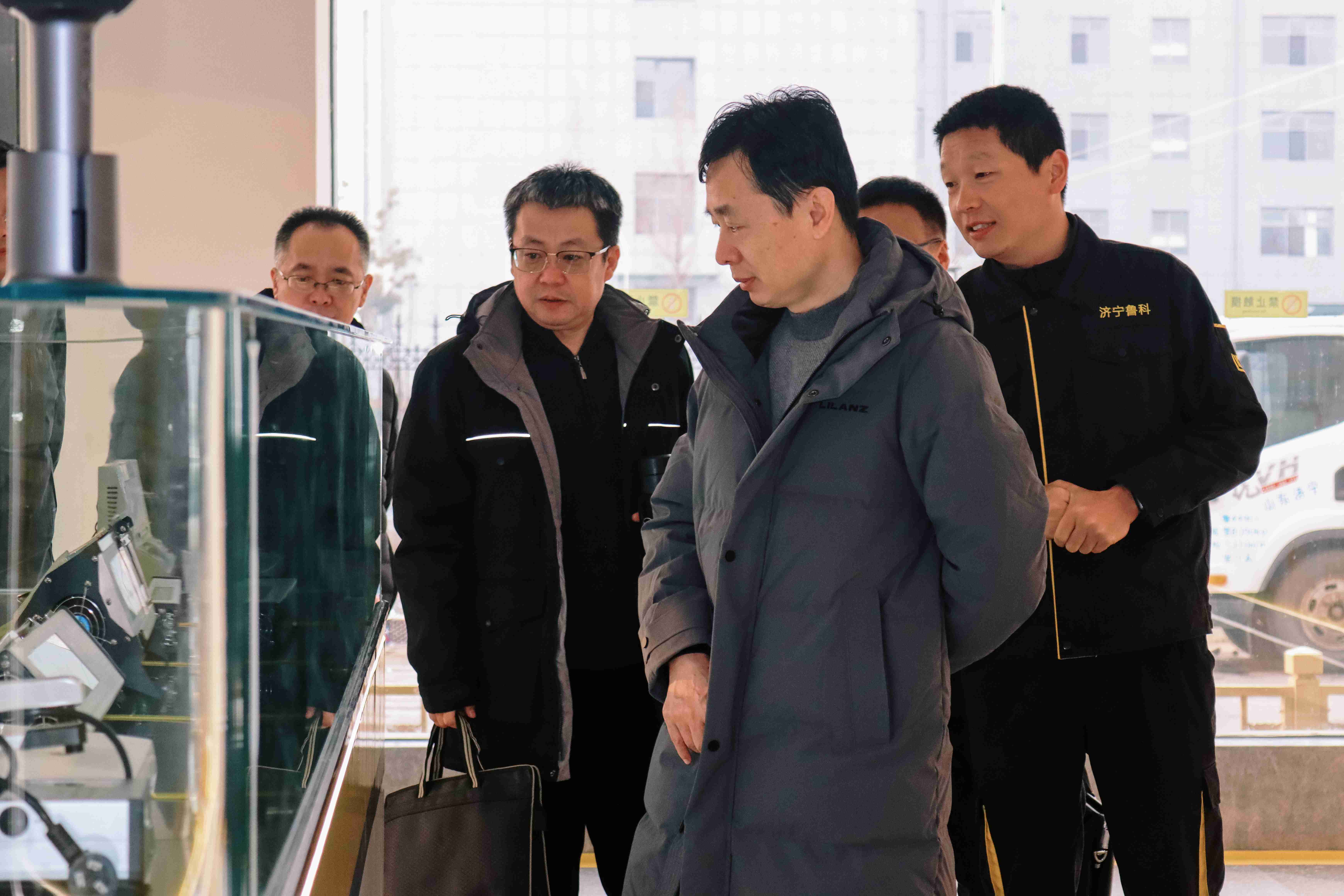 亚洲精品久久一区二区三区