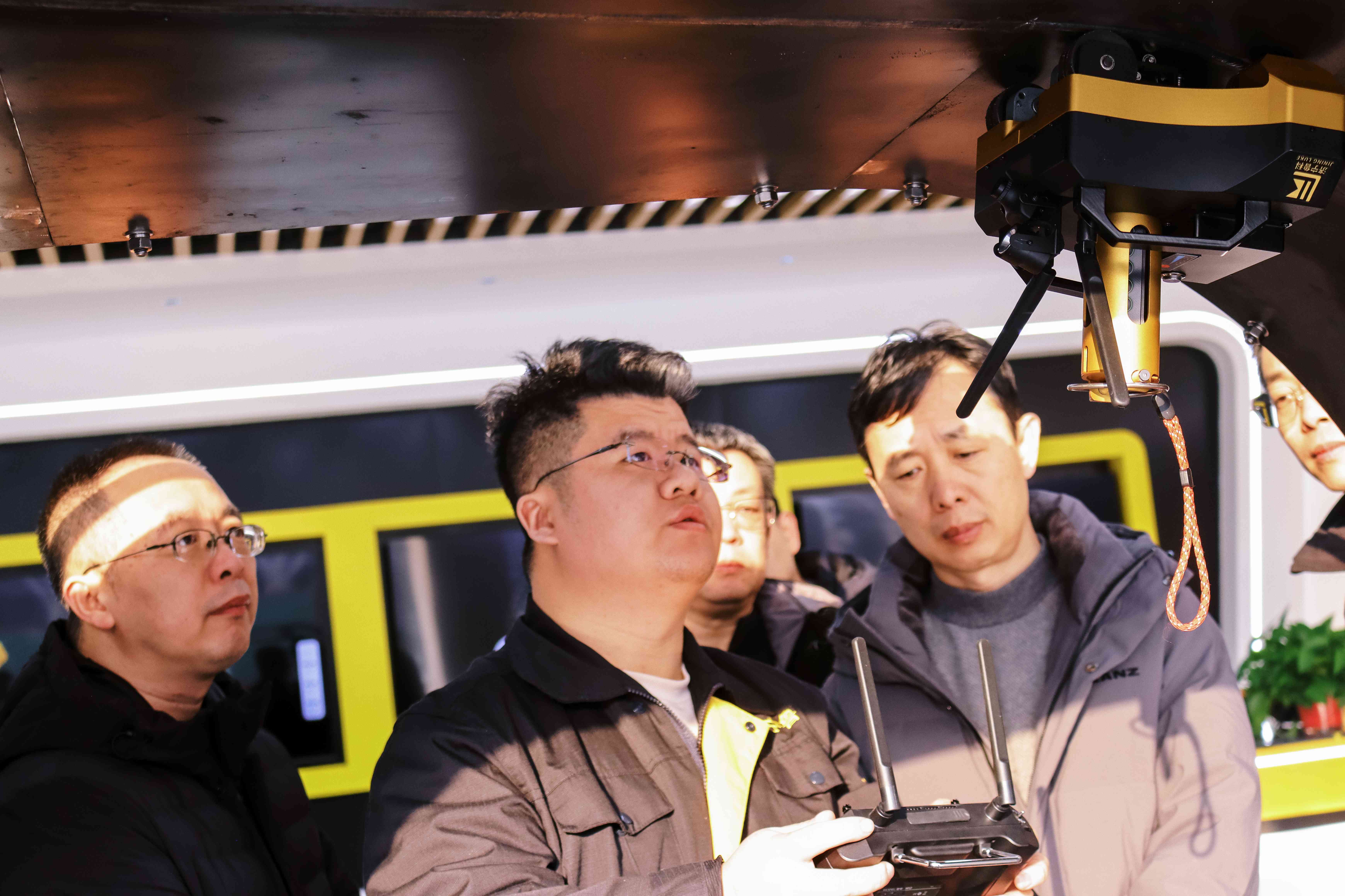 亚洲精品久久一区二区三区