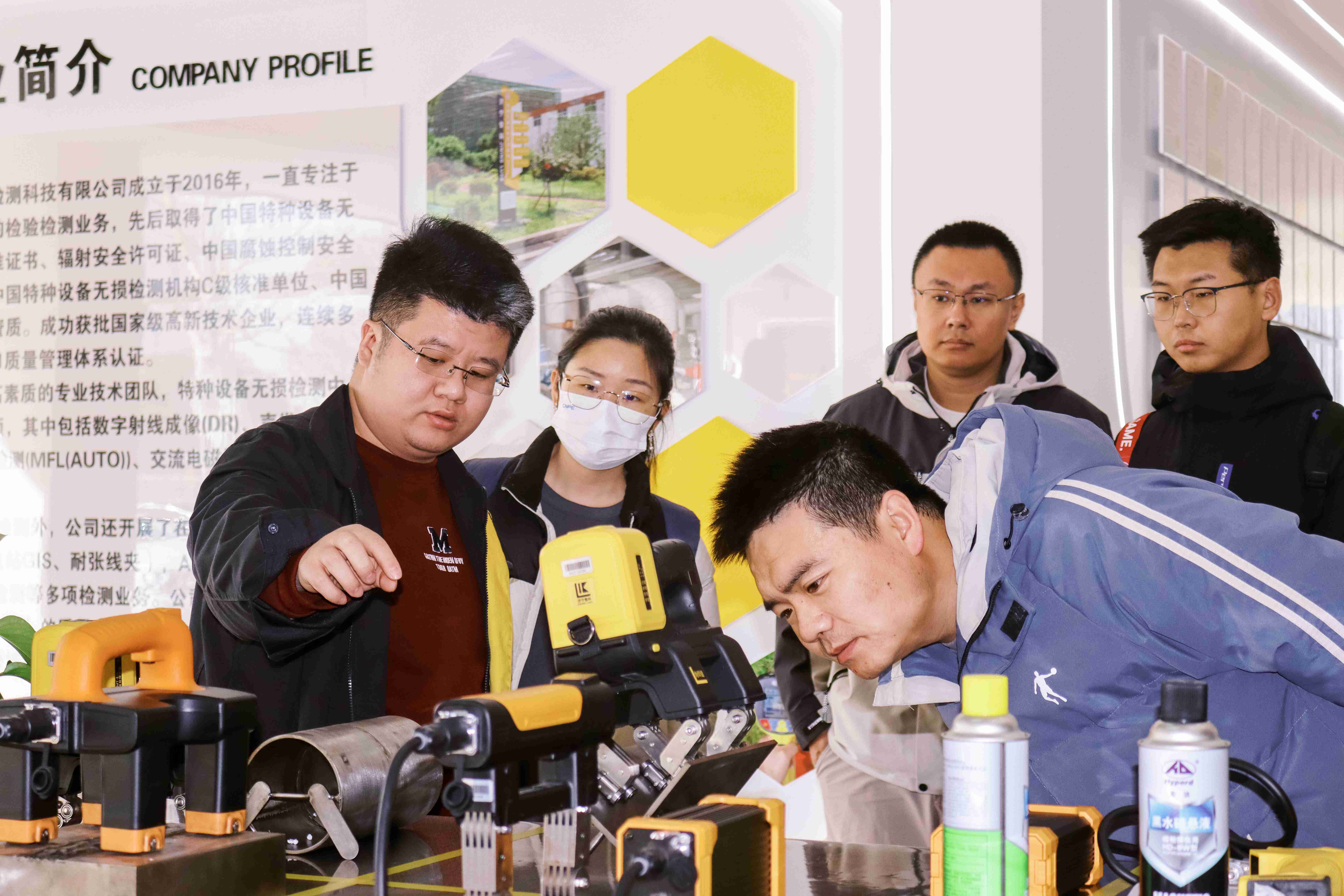 亚洲精品久久一区二区三区