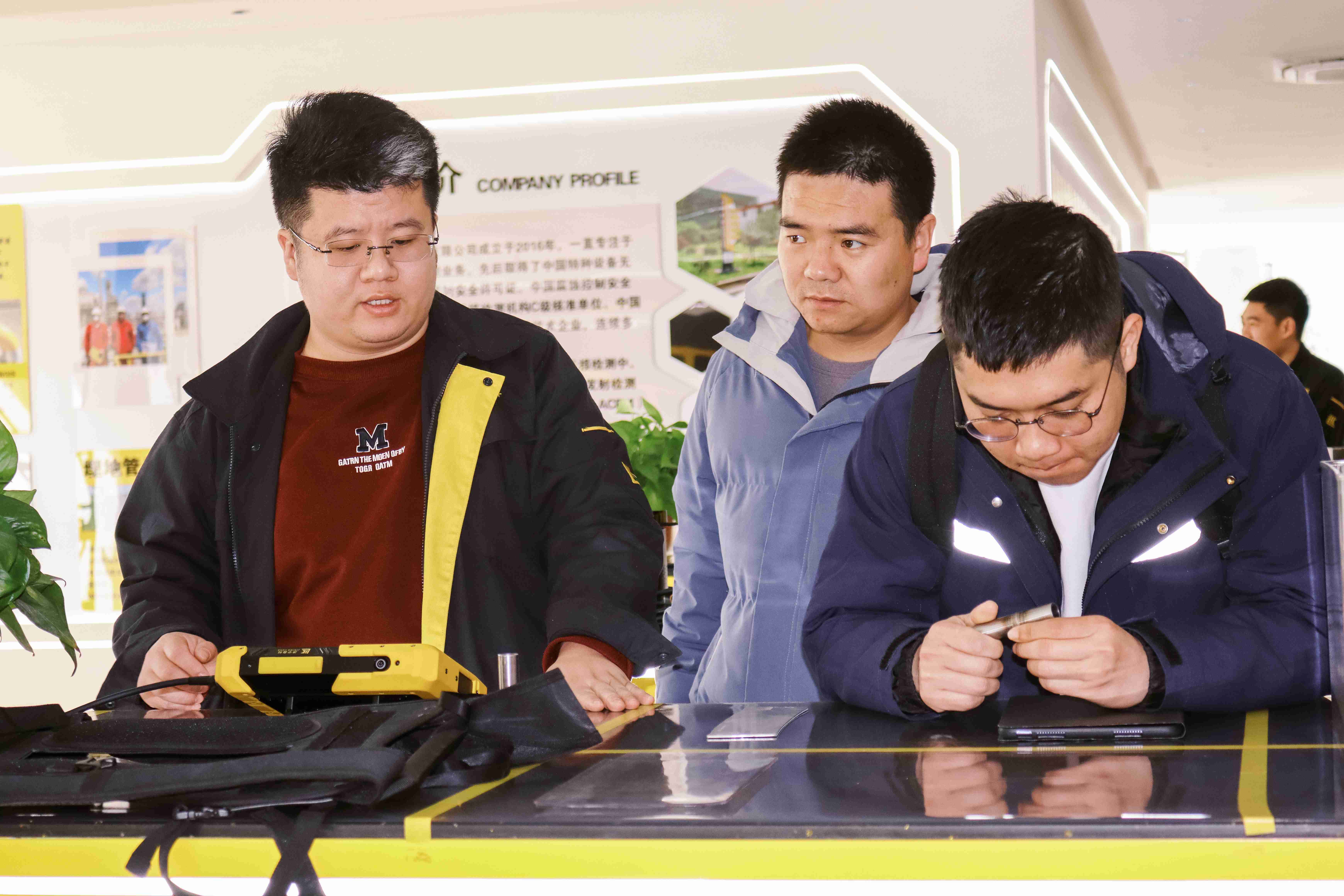 亚洲精品久久一区二区三区