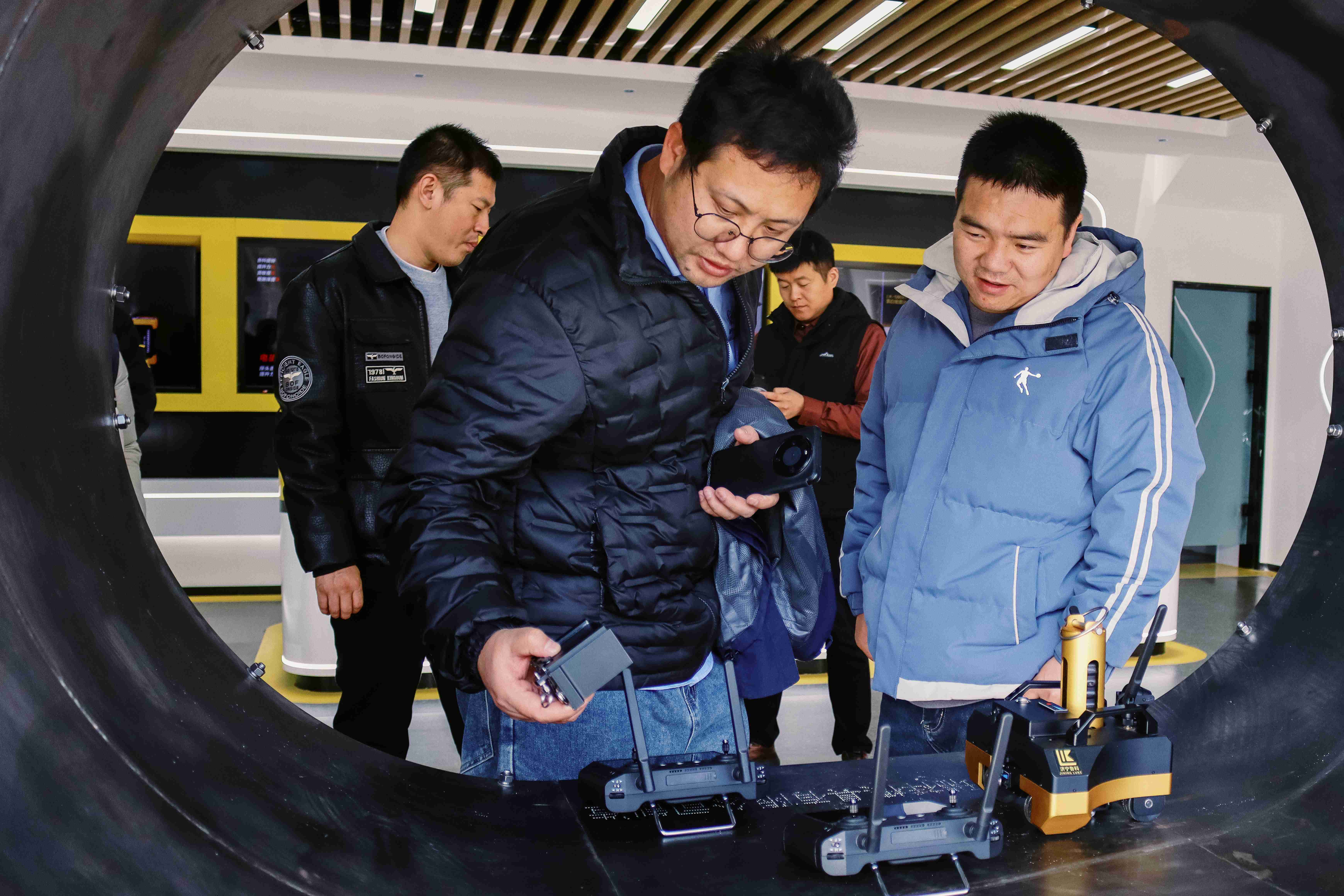 亚洲精品久久一区二区三区