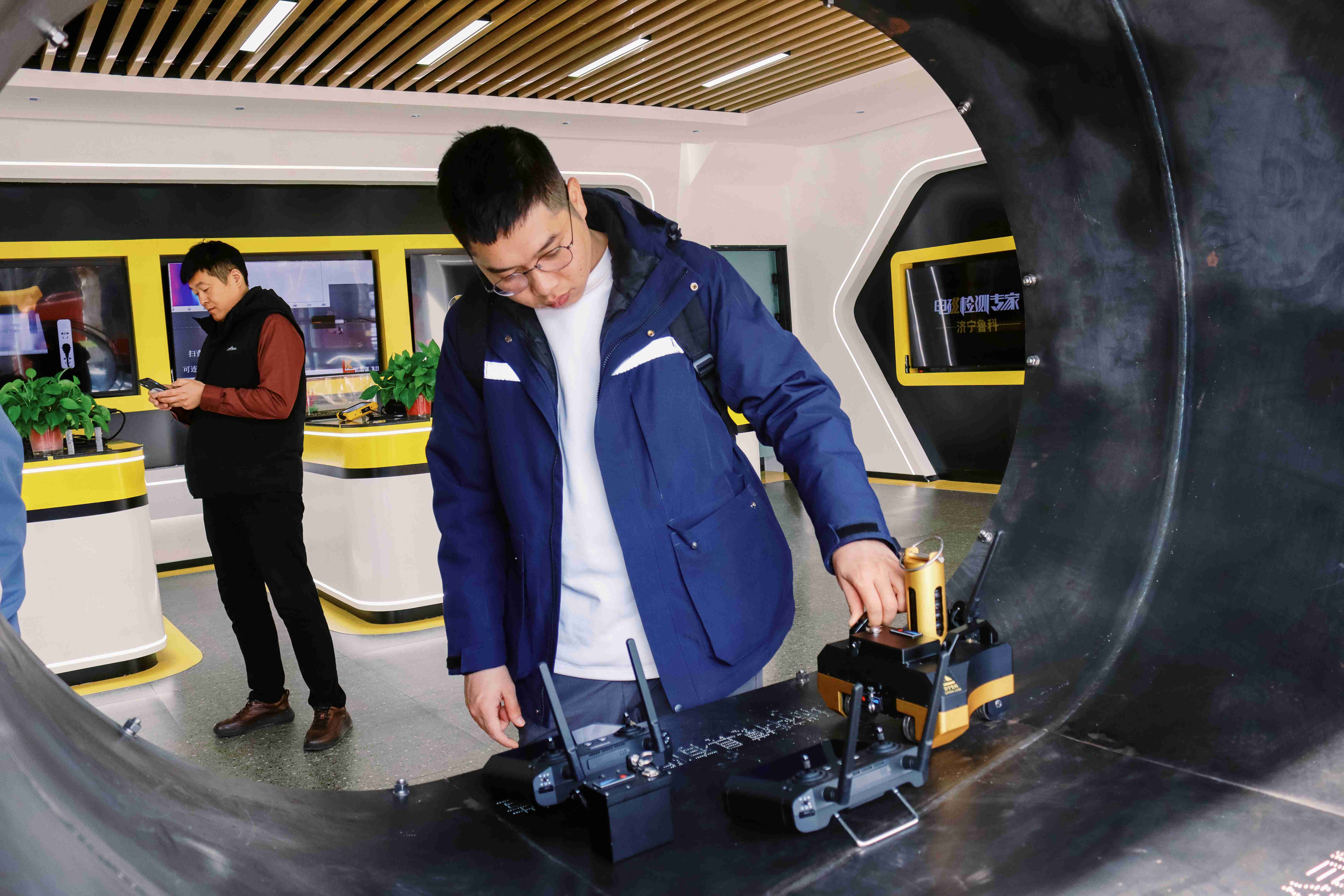 亚洲精品久久一区二区三区