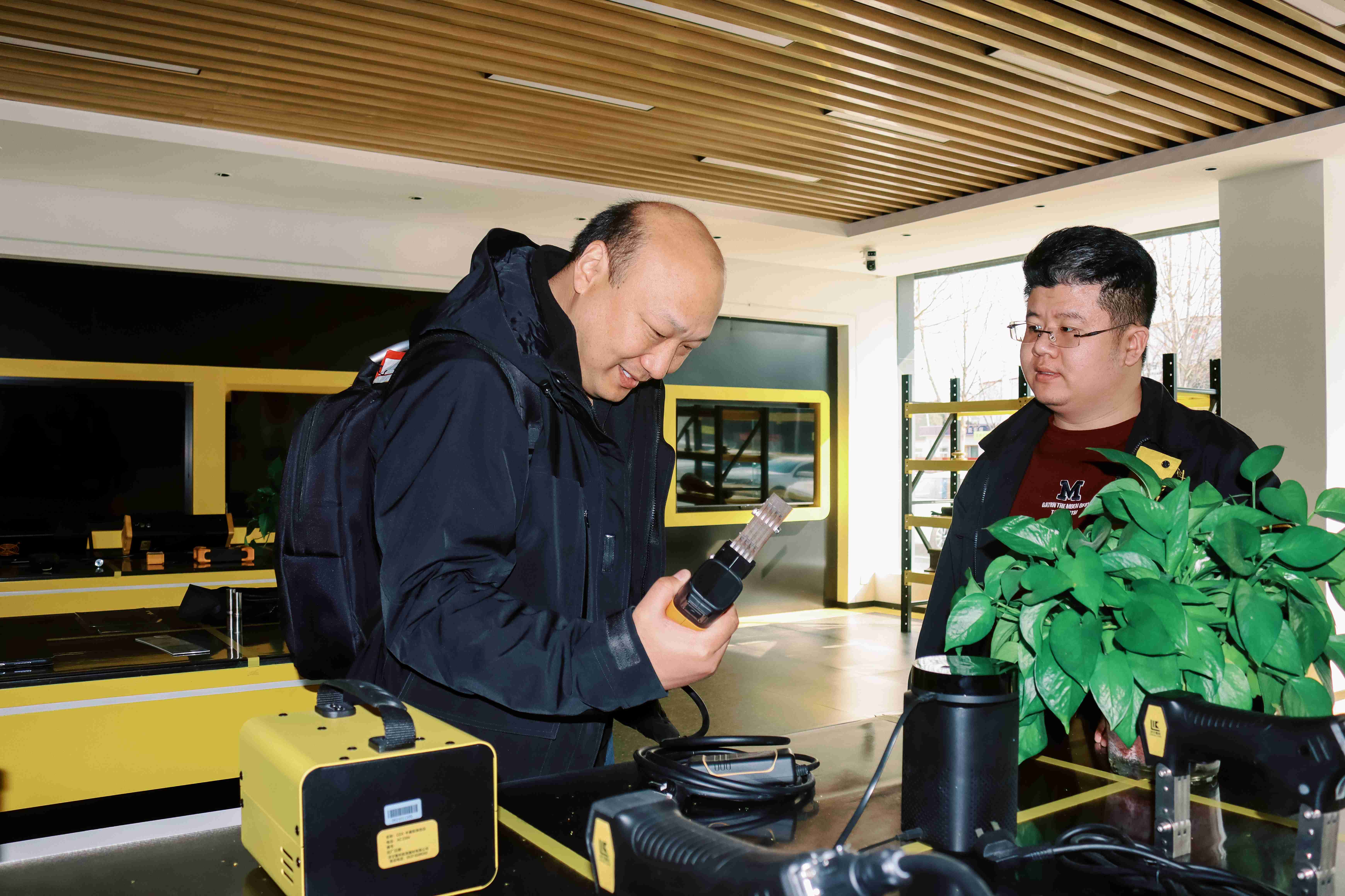 亚洲精品久久一区二区三区