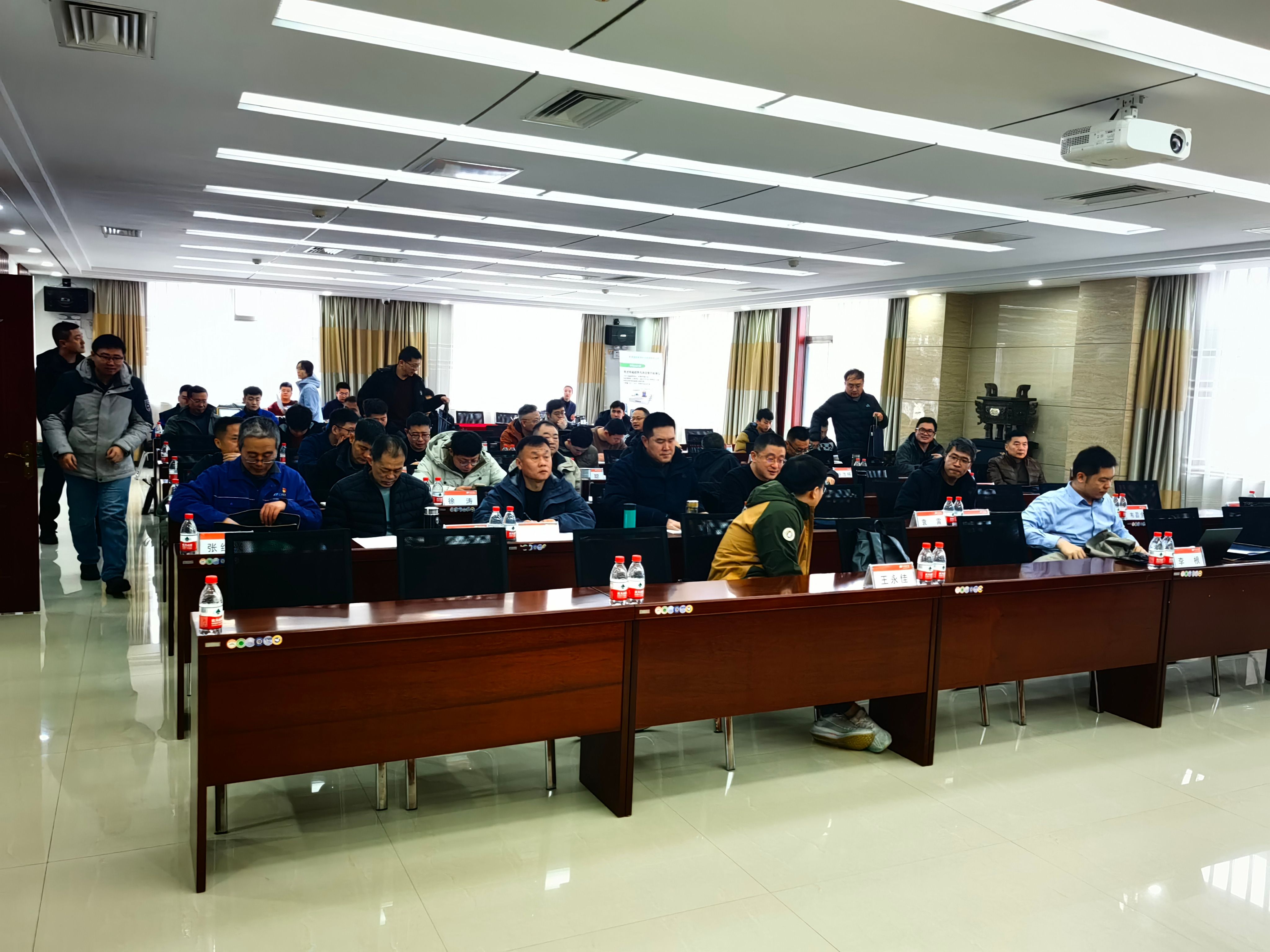 亚洲精品久久一区二区三区