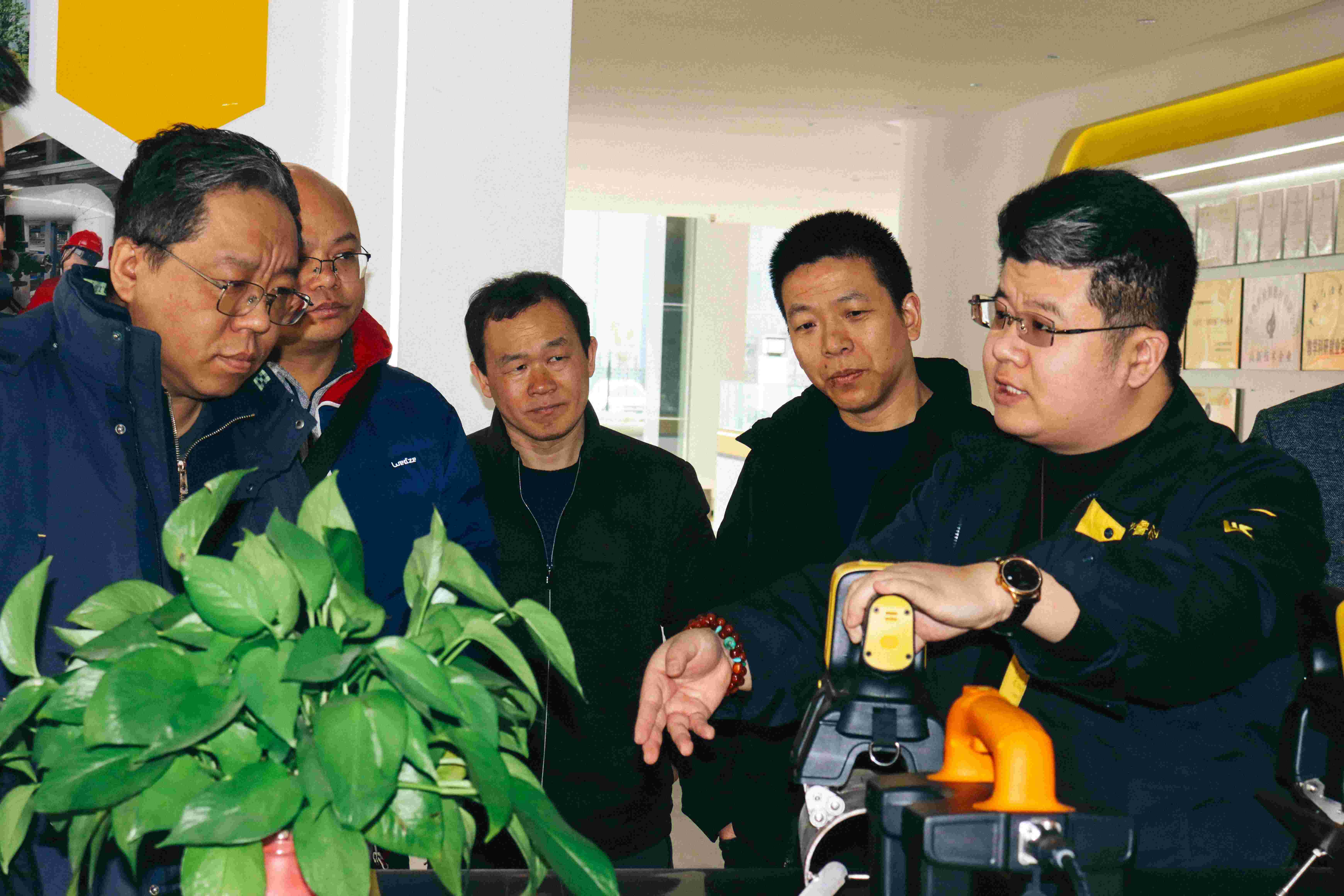 亚洲精品久久一区二区三区