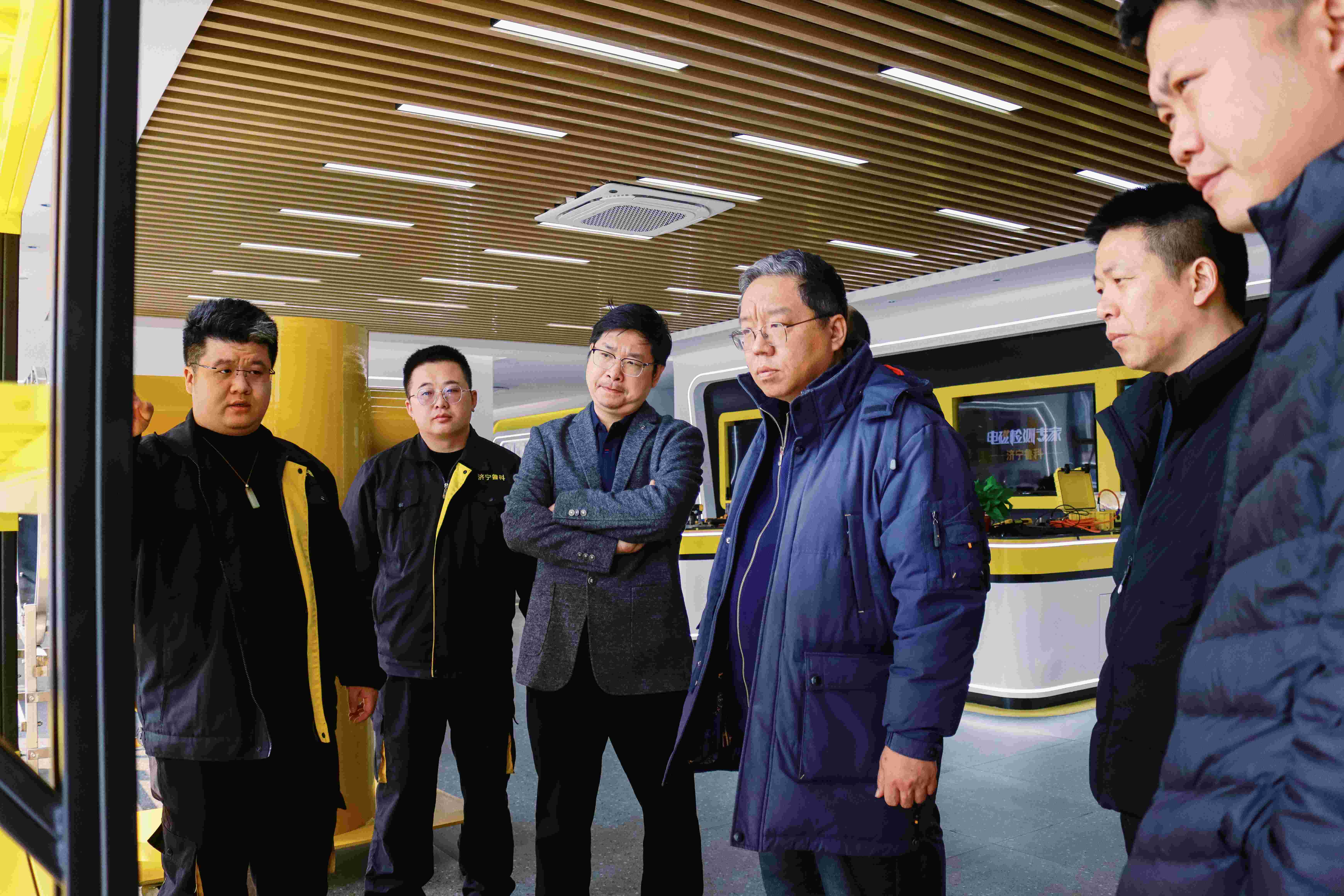 亚洲精品久久一区二区三区