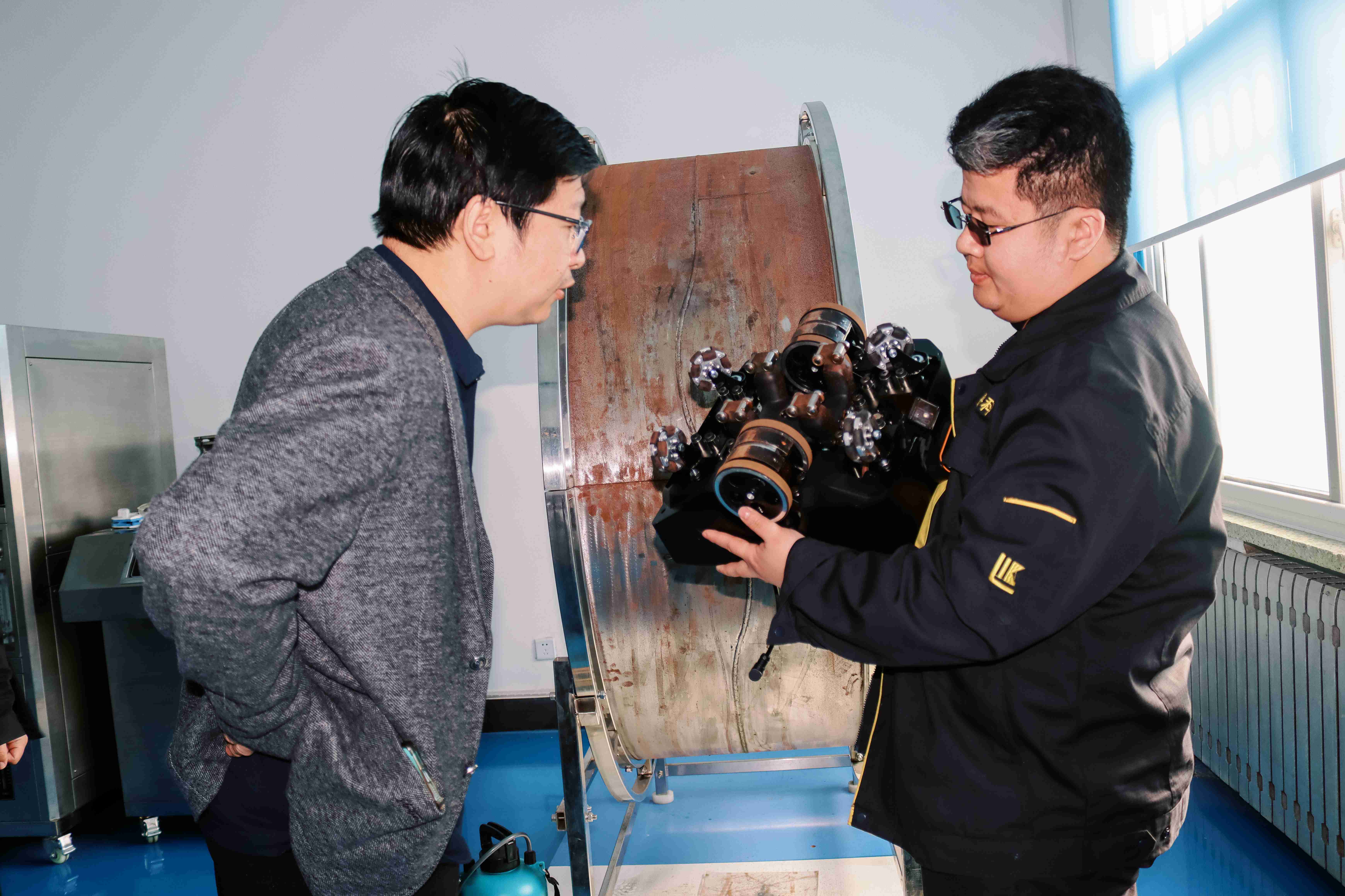 亚洲精品久久一区二区三区