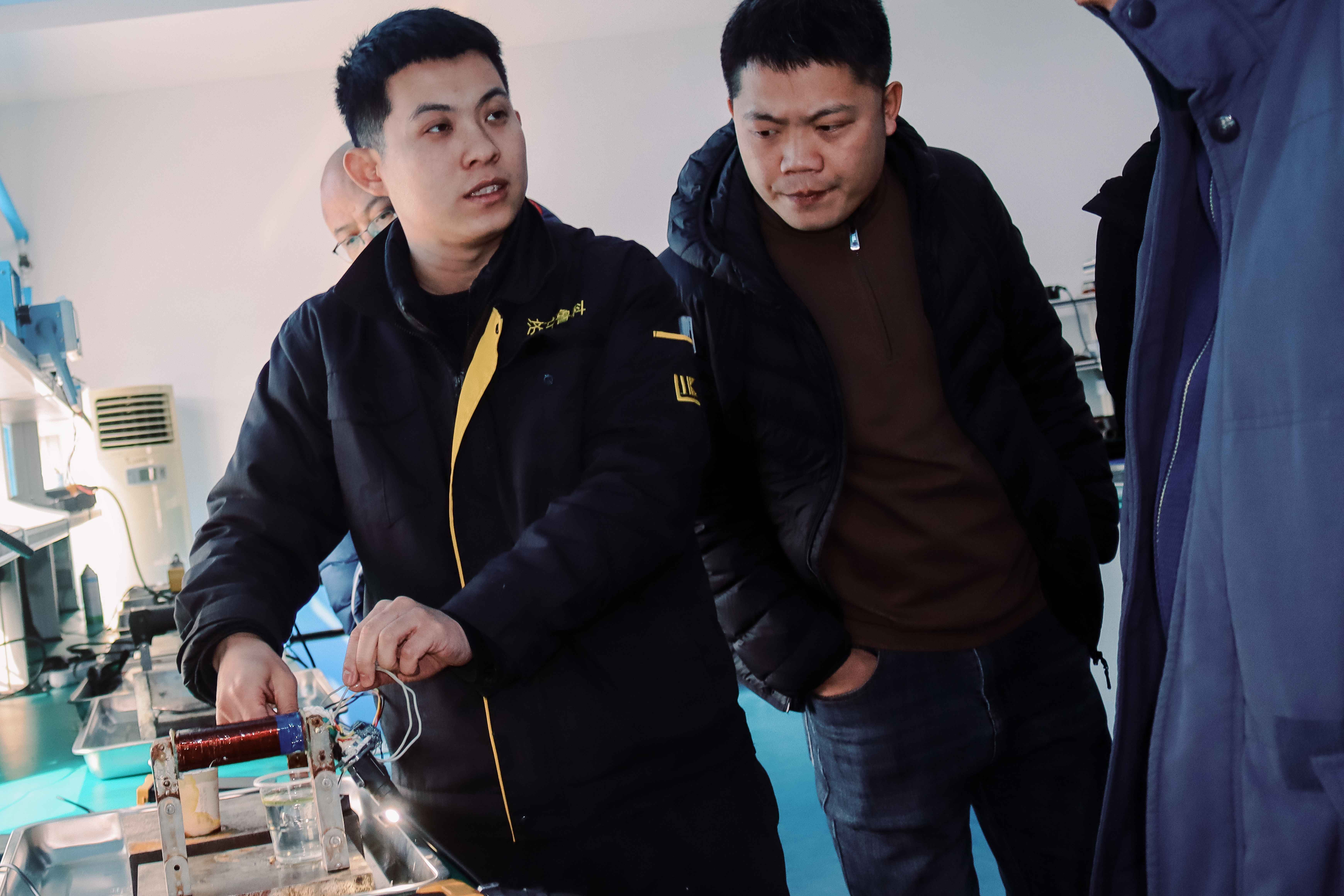 亚洲精品久久一区二区三区