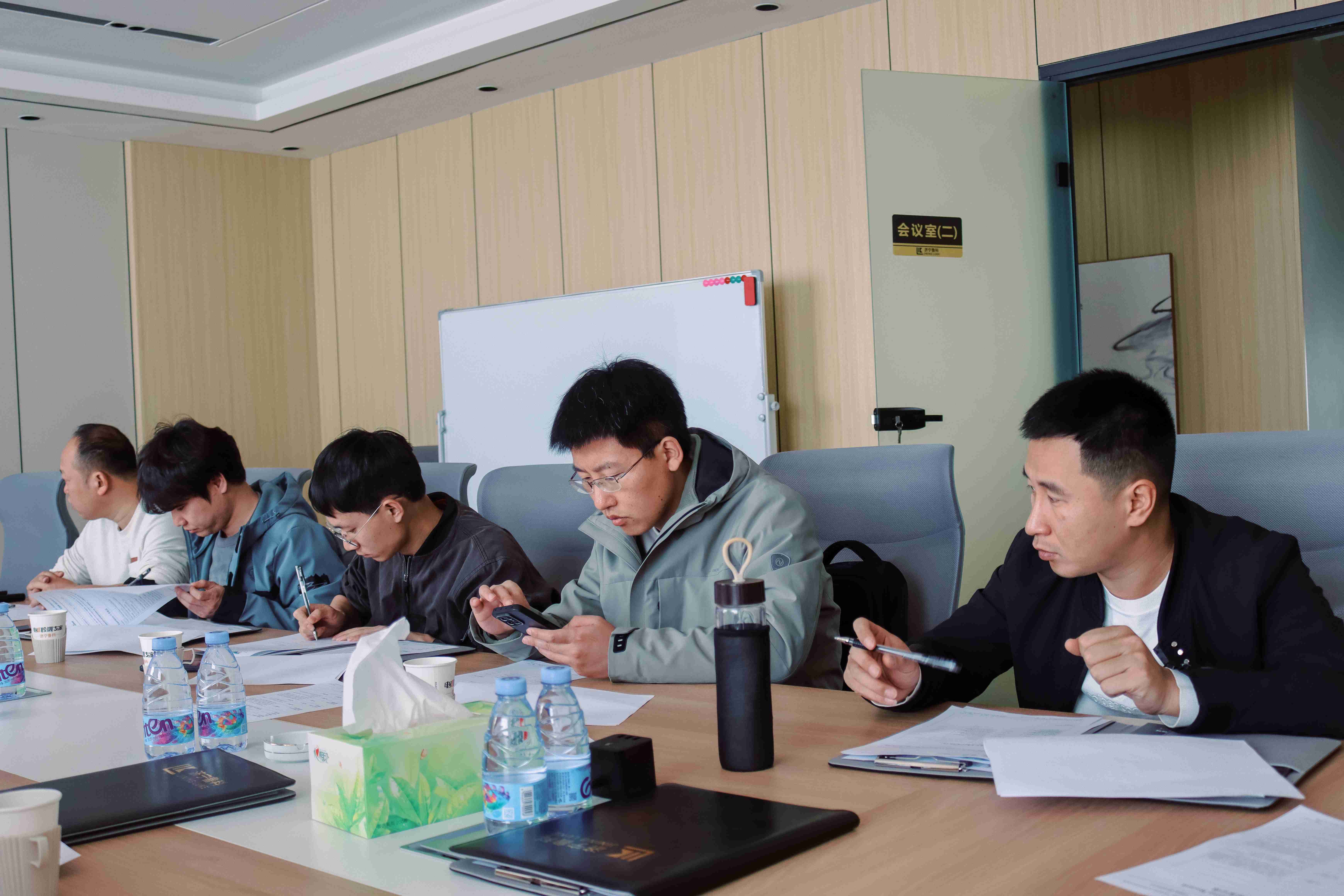 亚洲精品久久一区二区三区