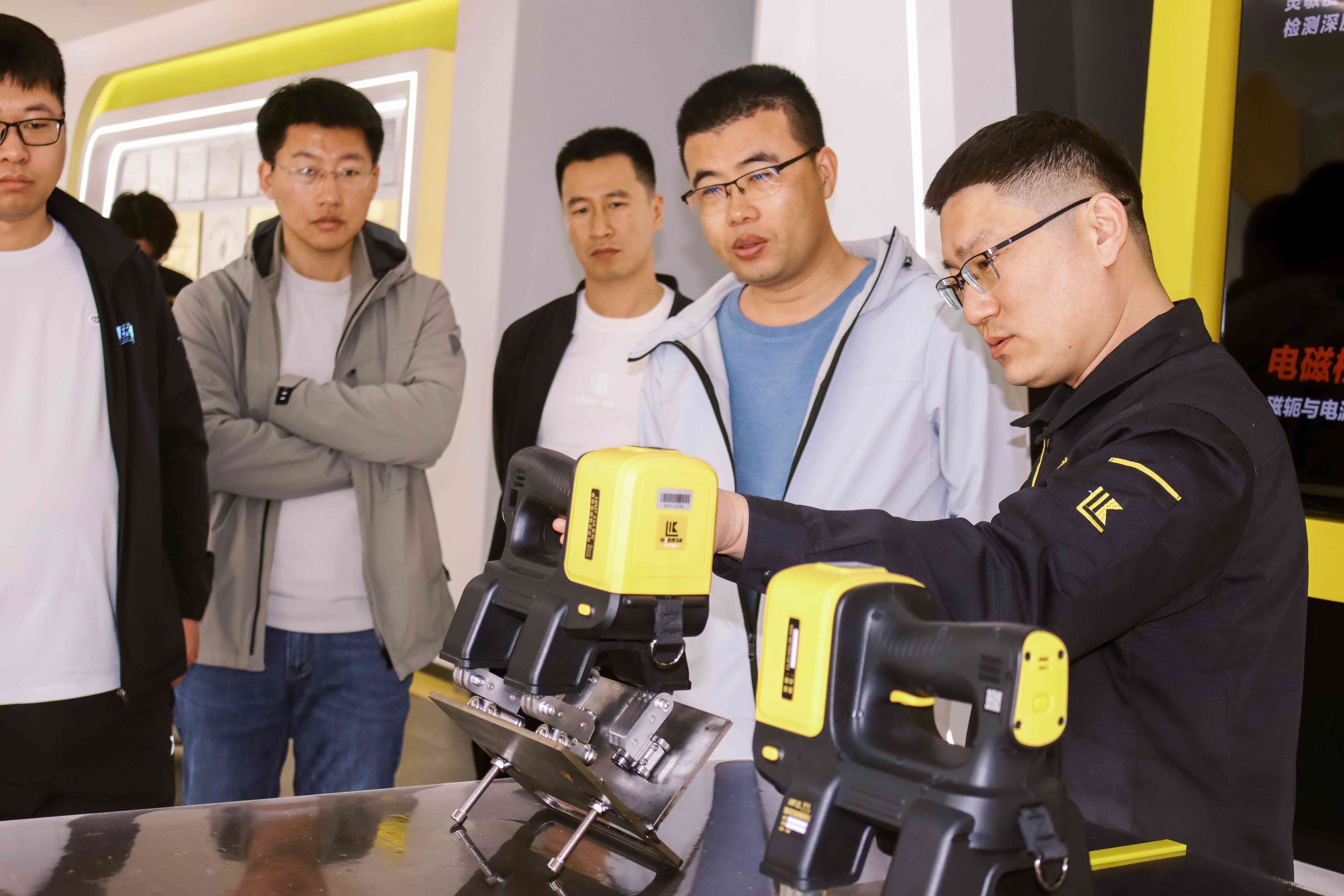 亚洲精品久久一区二区三区