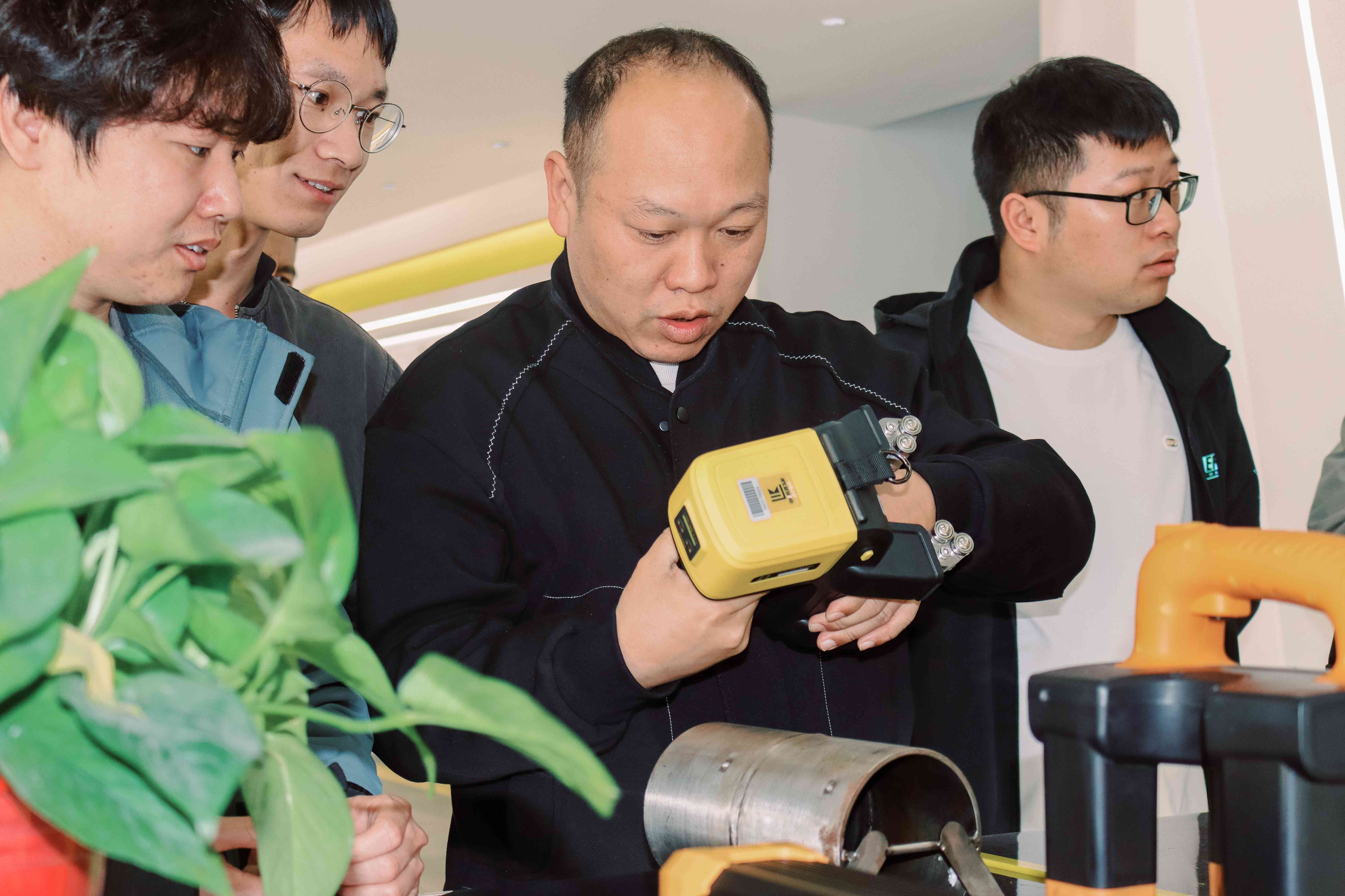 亚洲精品久久一区二区三区