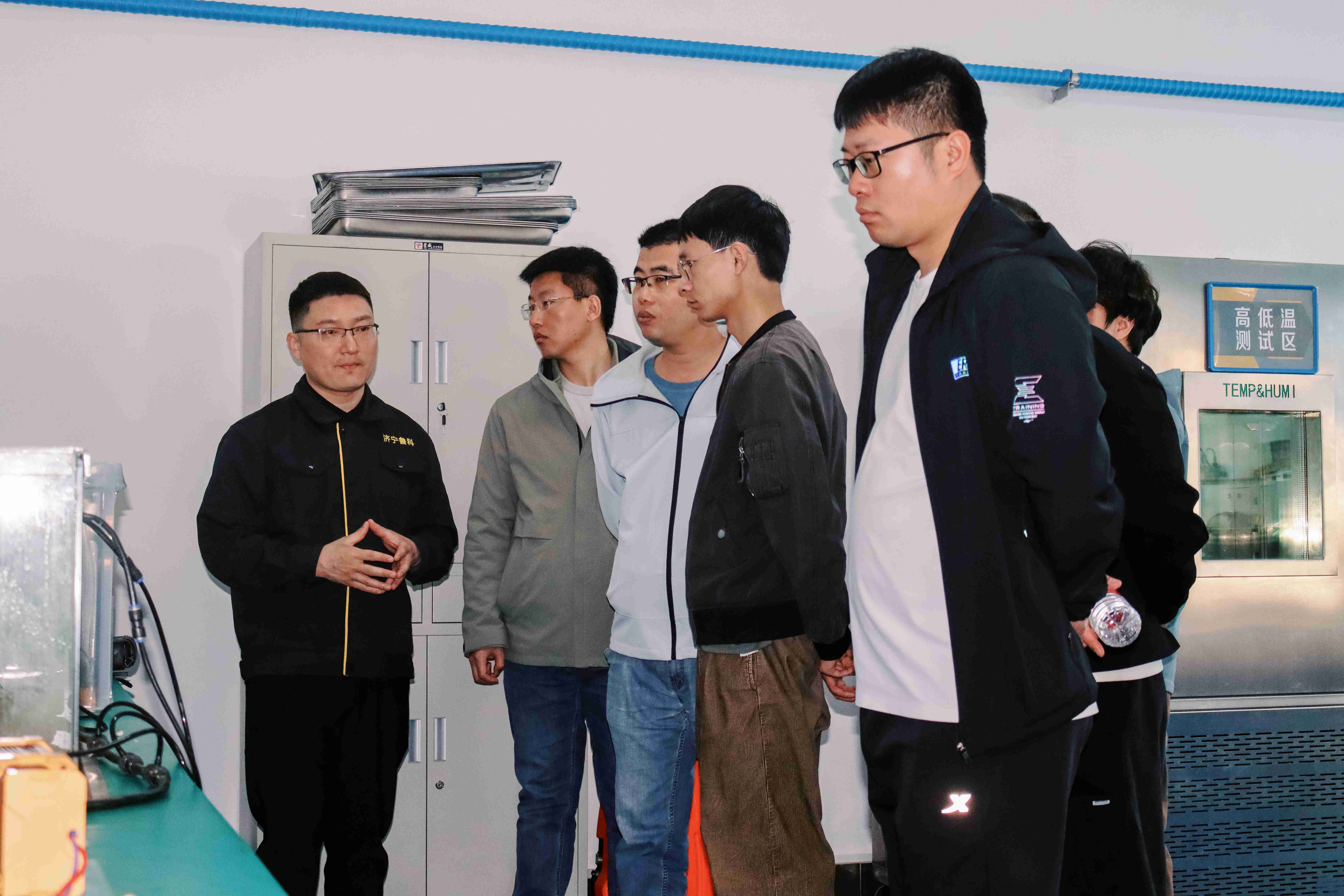 亚洲精品久久一区二区三区