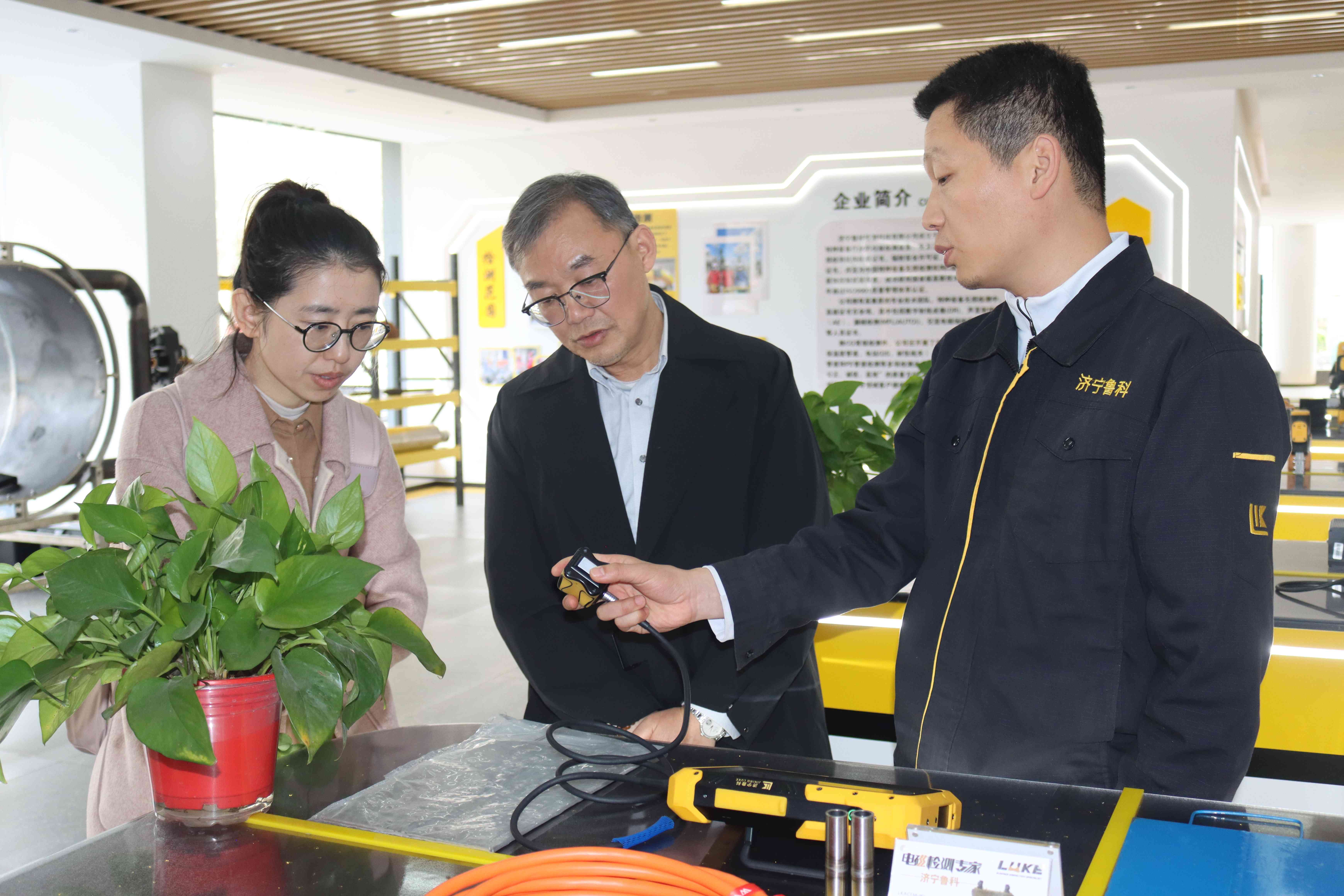 亚洲精品久久一区二区三区