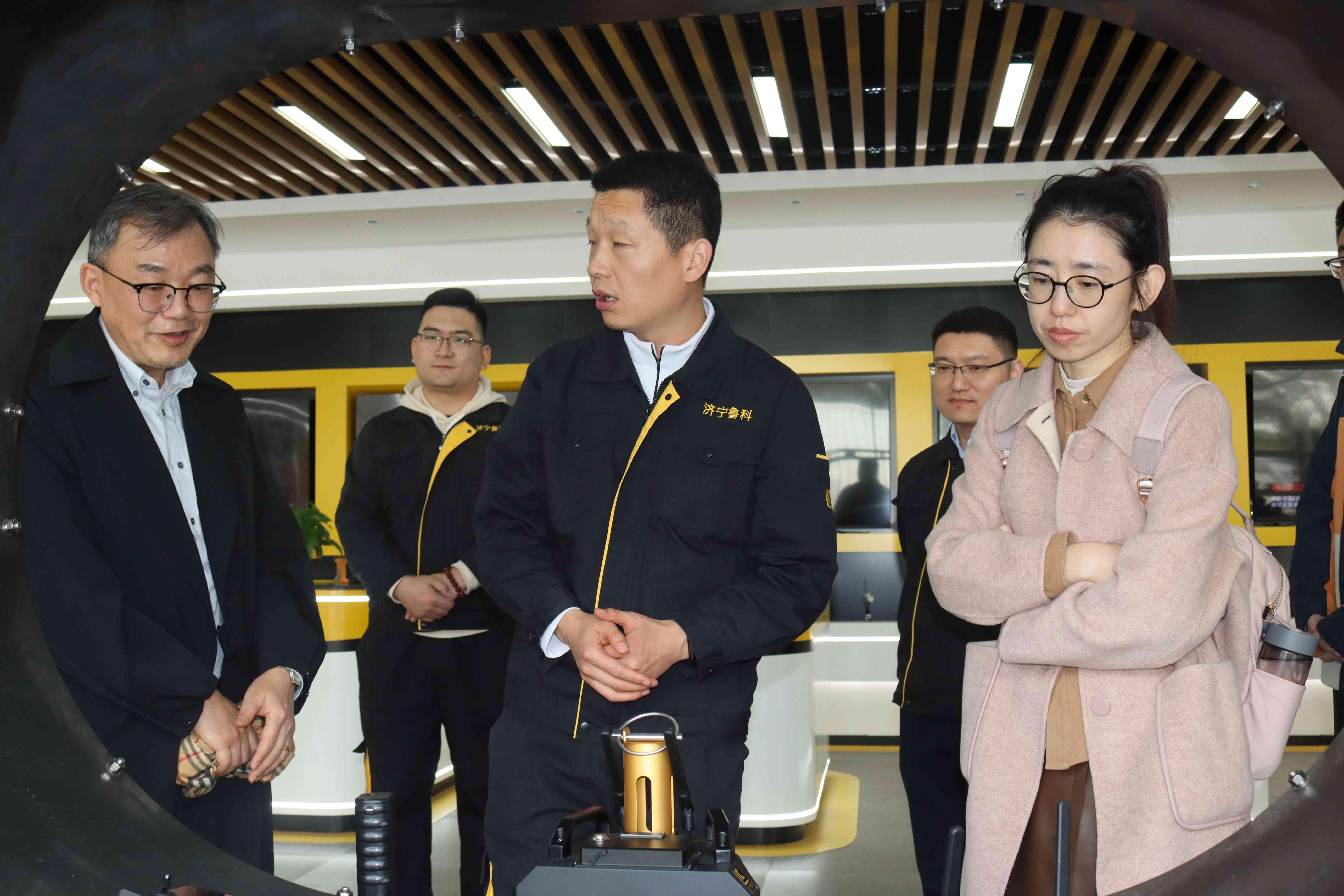 亚洲精品久久一区二区三区