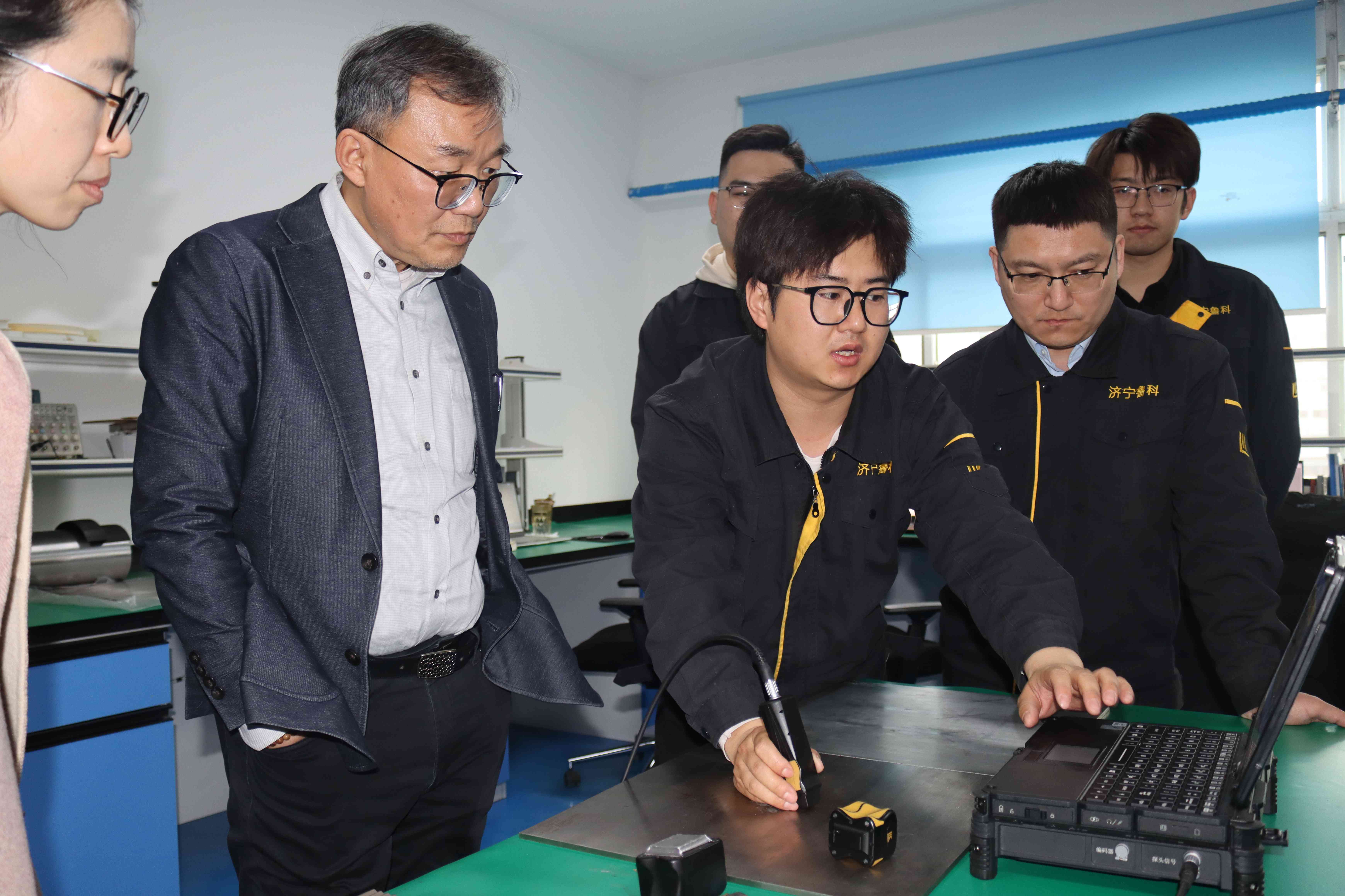 亚洲精品久久一区二区三区