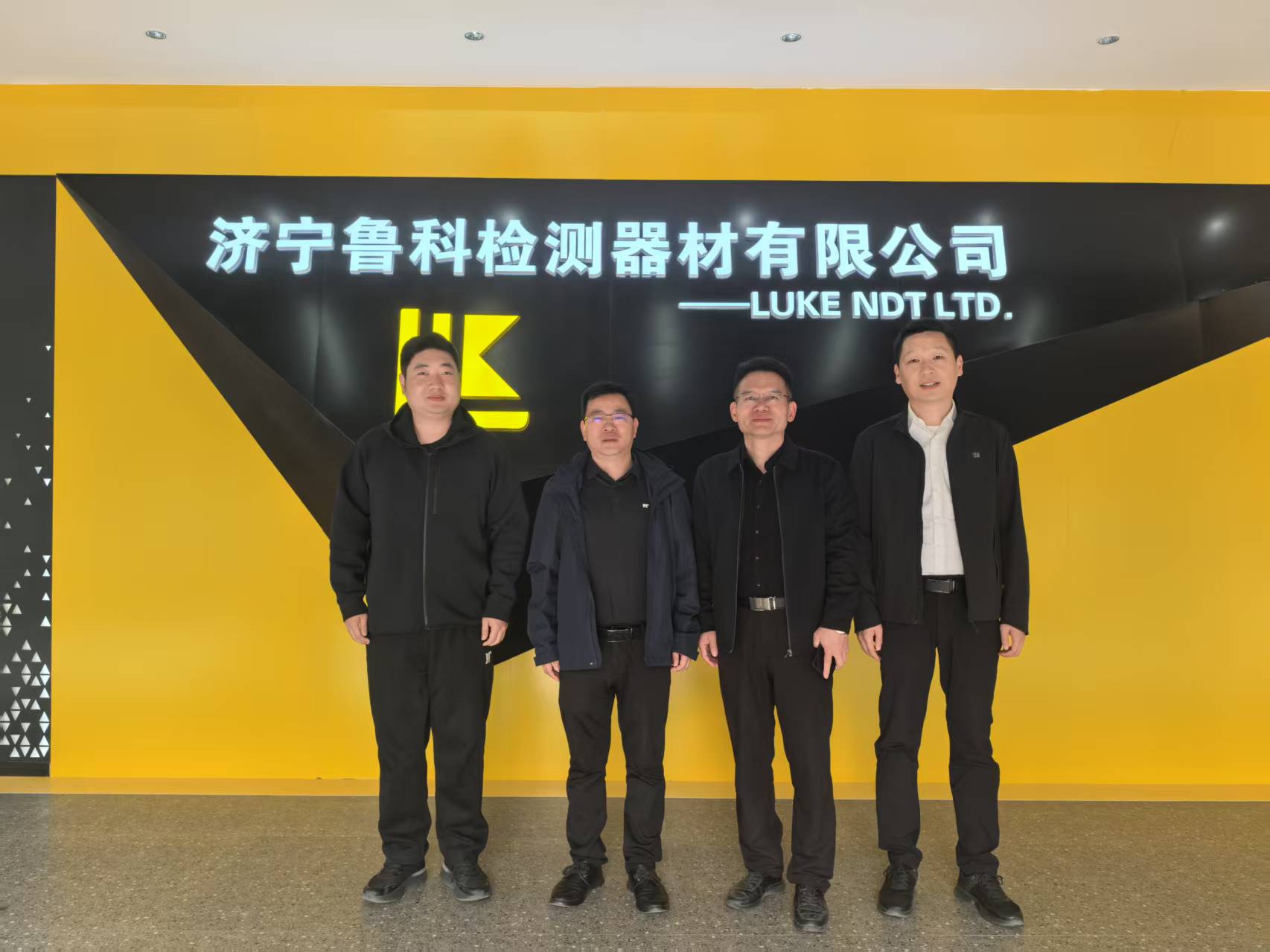 亚洲精品久久一区二区三区