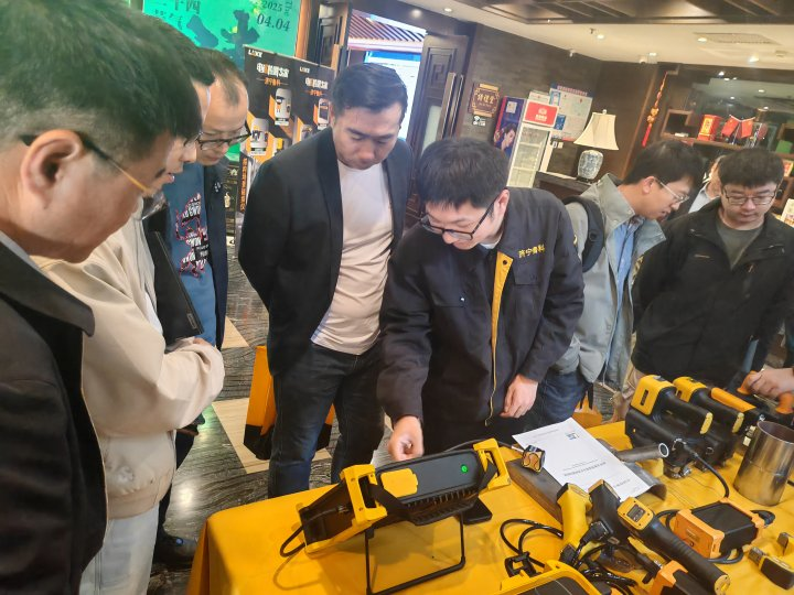 亚洲精品久久一区二区三区