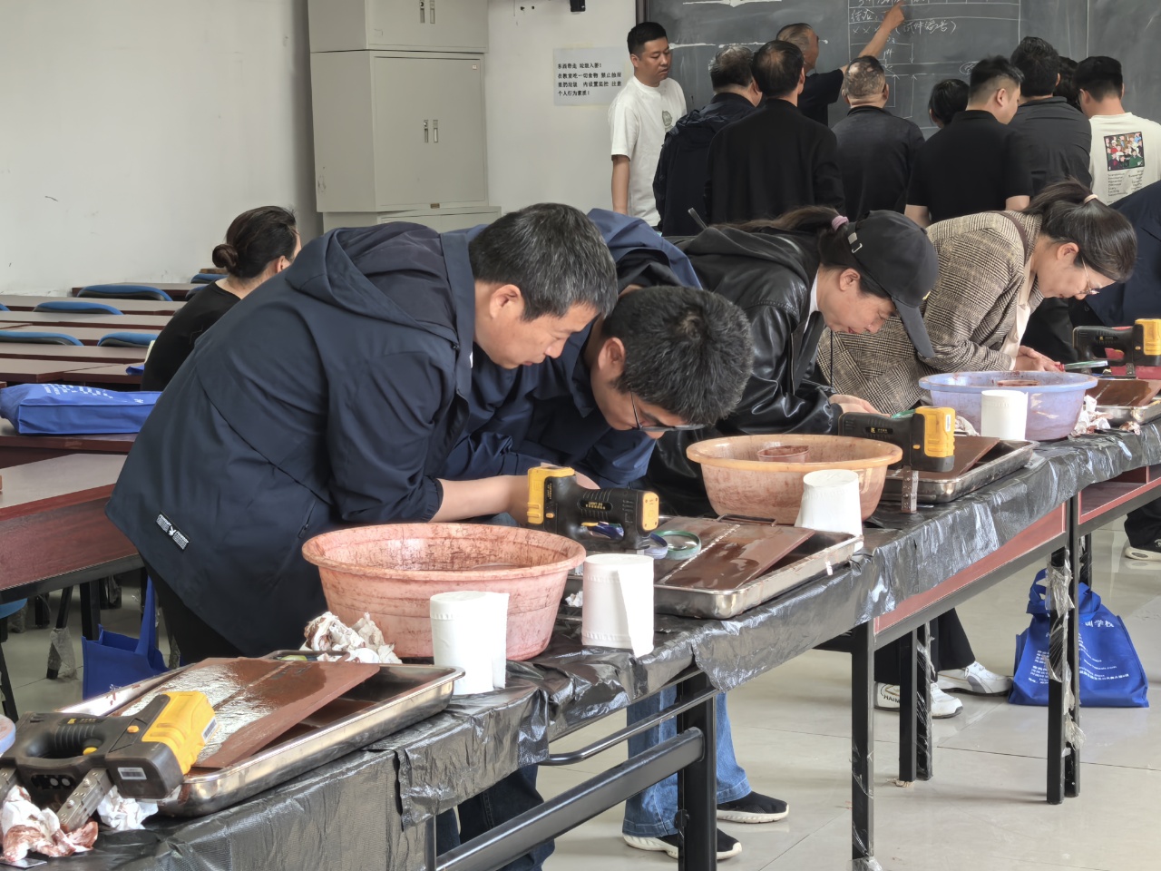 亚洲精品久久一区二区三区