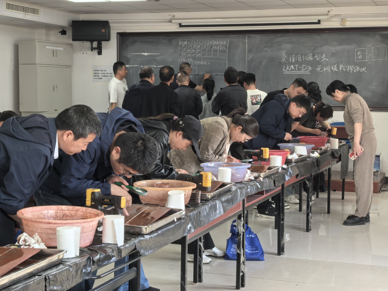 亚洲精品久久一区二区三区