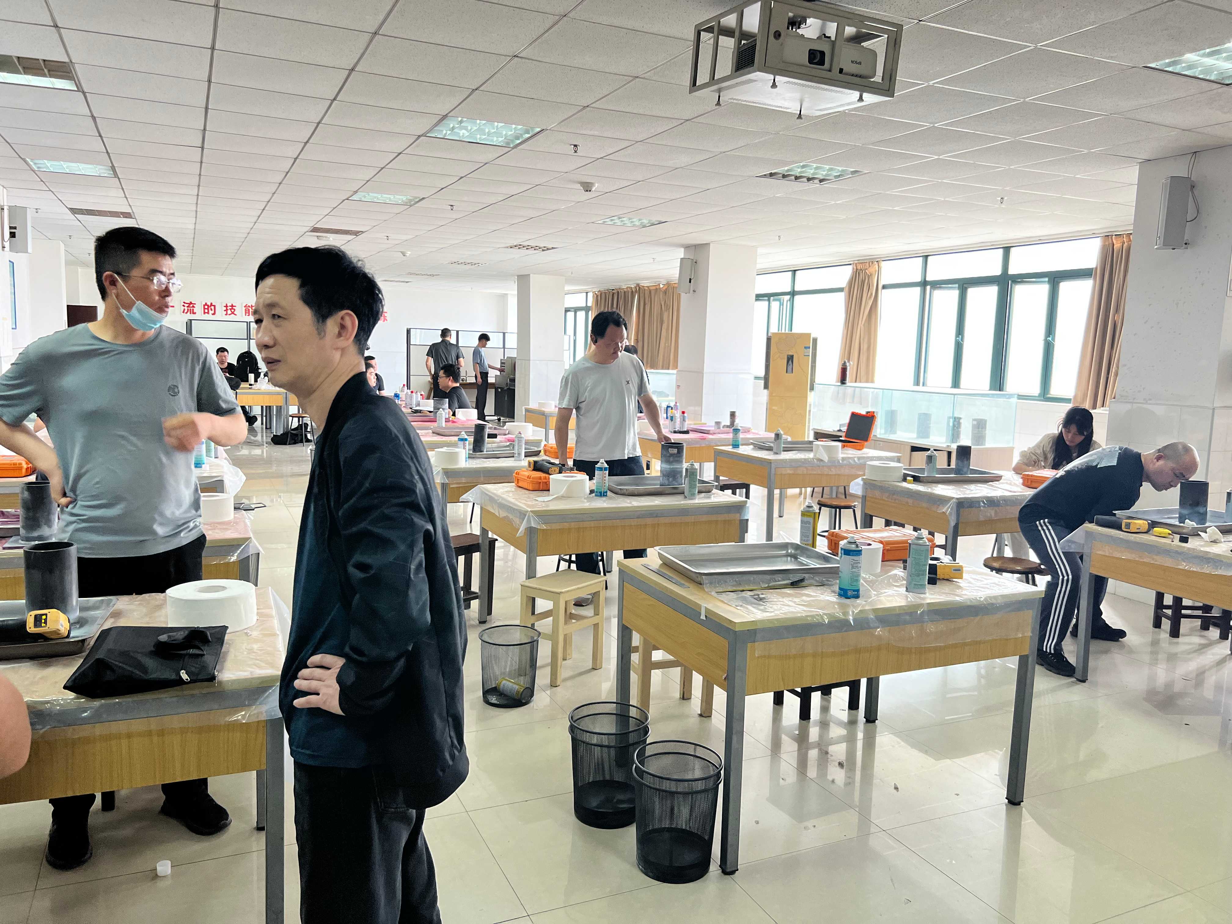 亚洲精品久久一区二区三区