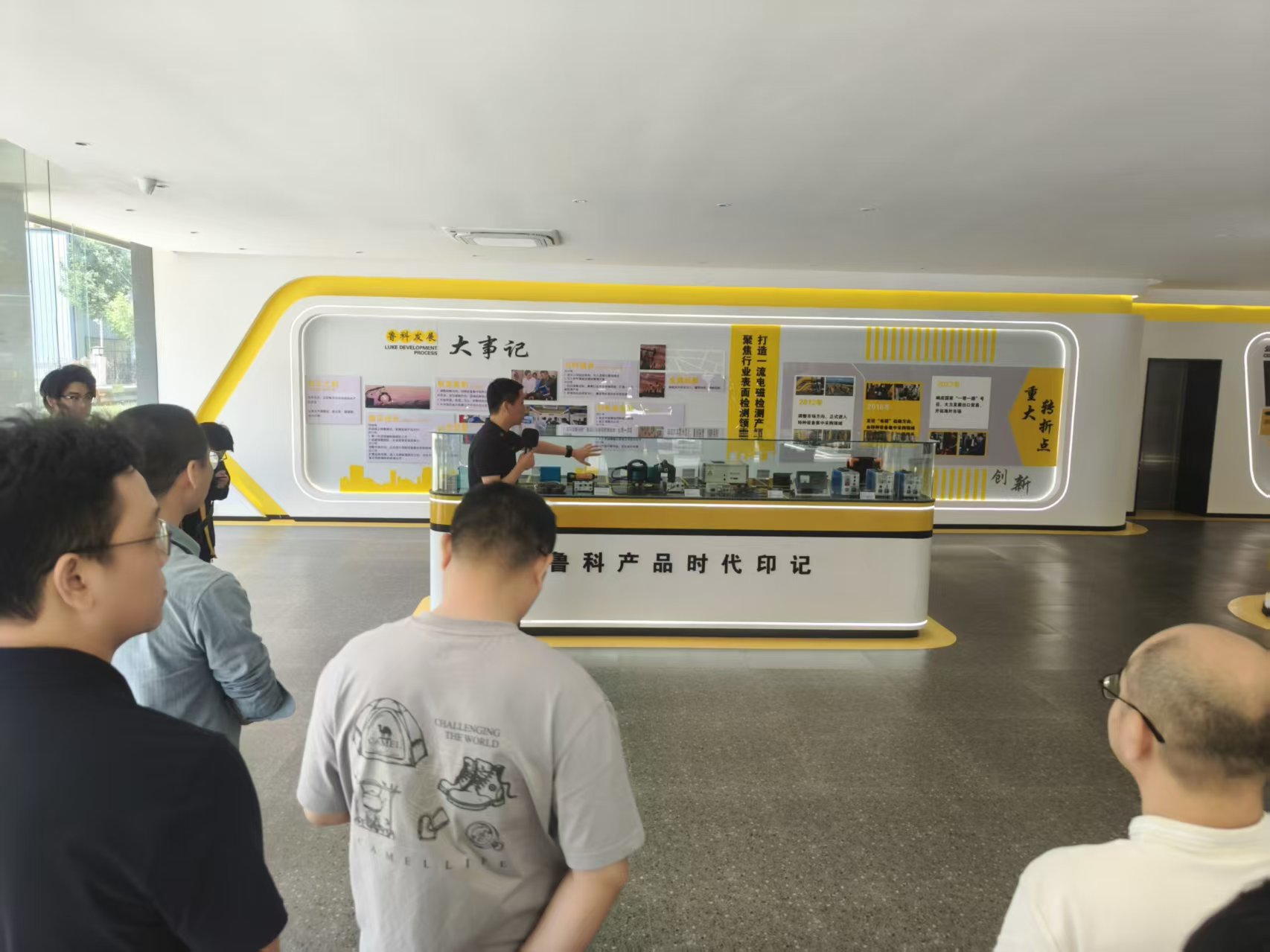 亚洲精品久久一区二区三区