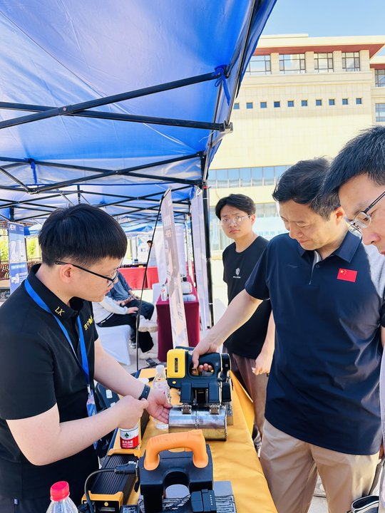 亚洲精品久久一区二区三区