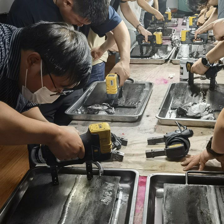 亚洲精品久久一区二区三区