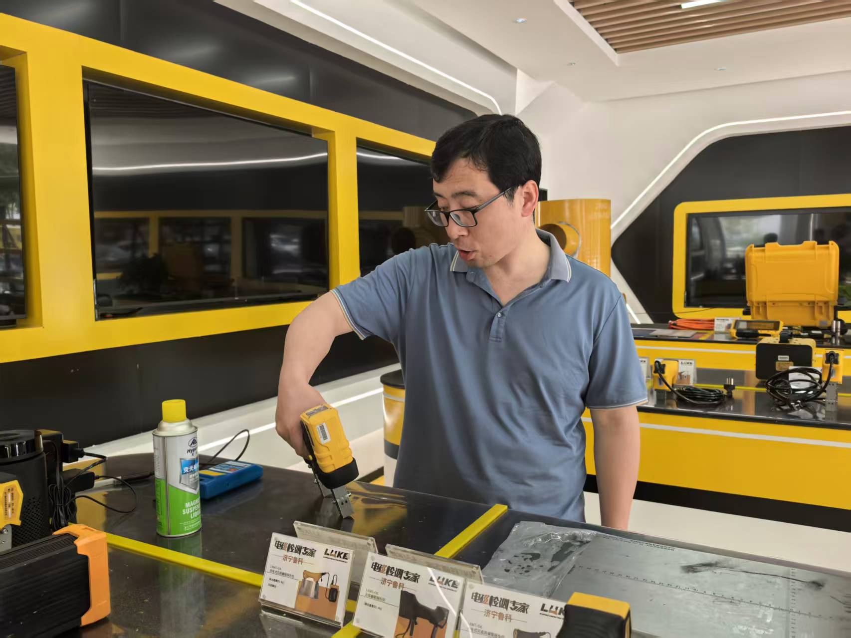 亚洲精品久久一区二区三区