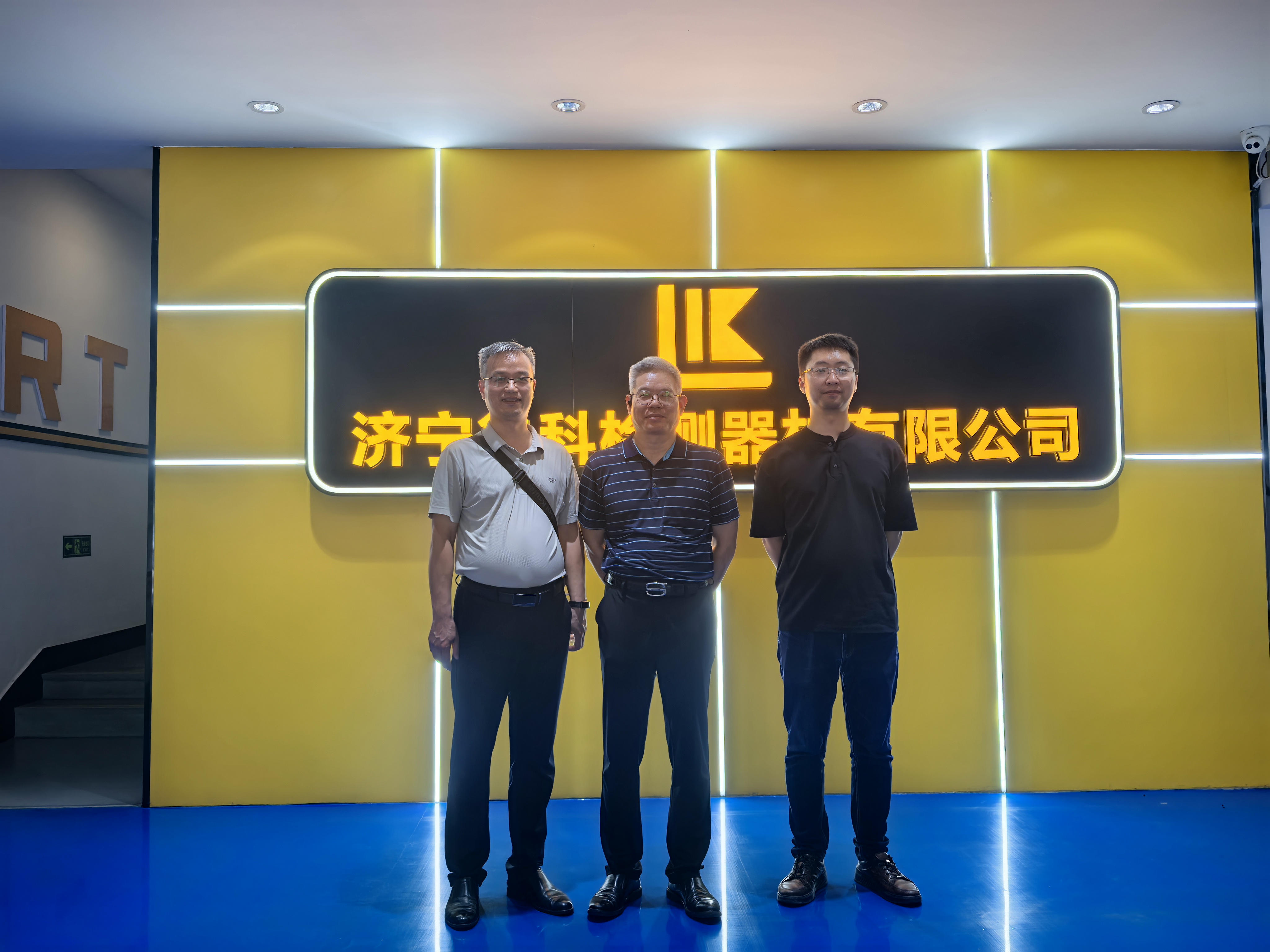 亚洲精品久久一区二区三区