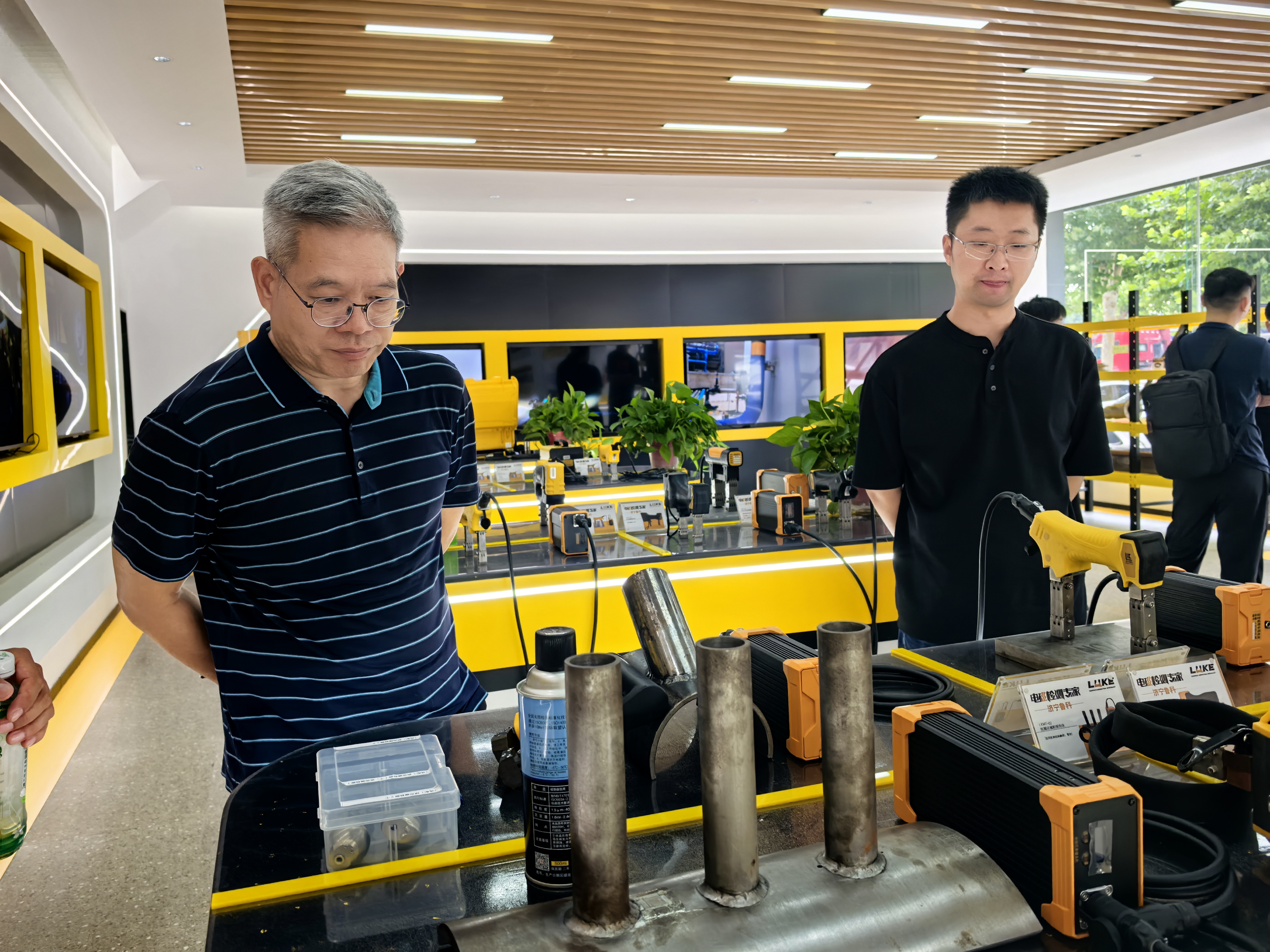 亚洲精品久久一区二区三区