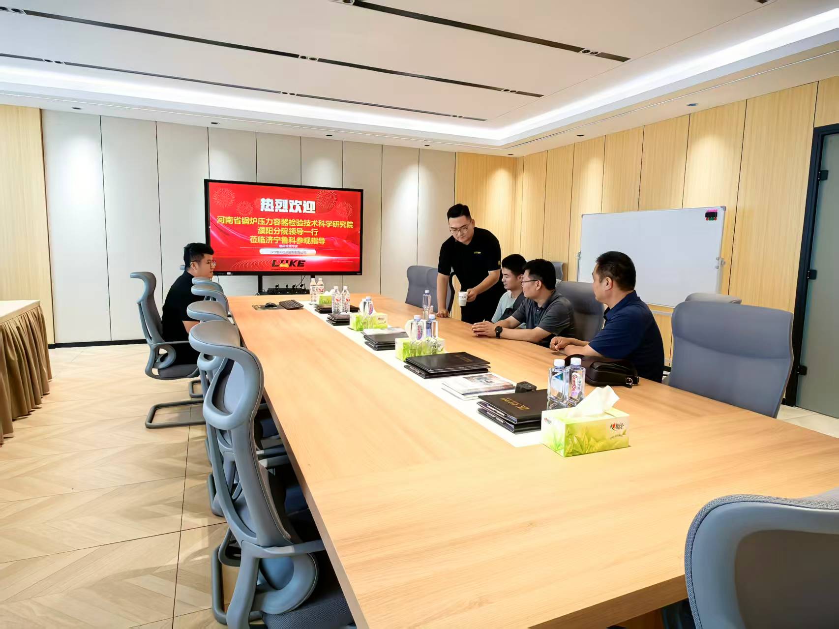 亚洲精品久久一区二区三区