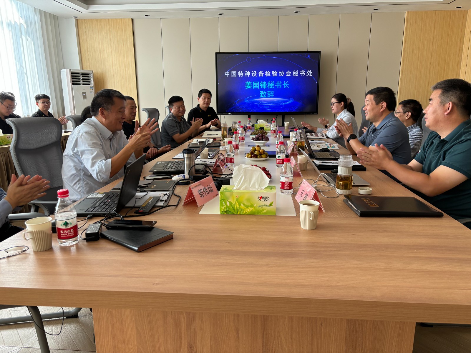 亚洲精品久久一区二区三区