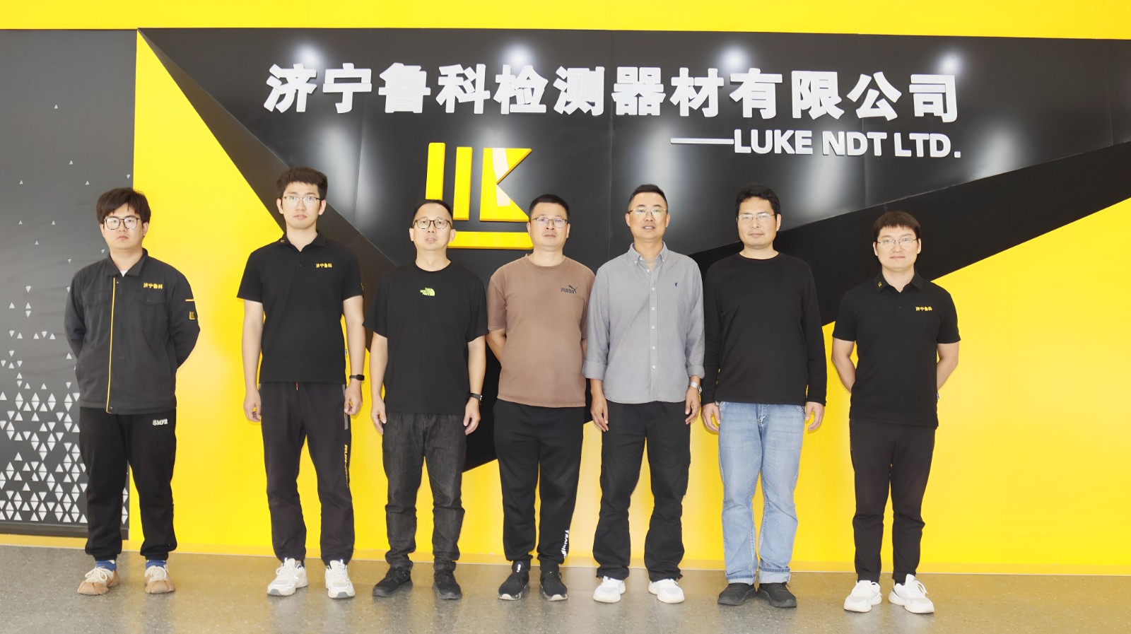 亚洲精品久久一区二区三区