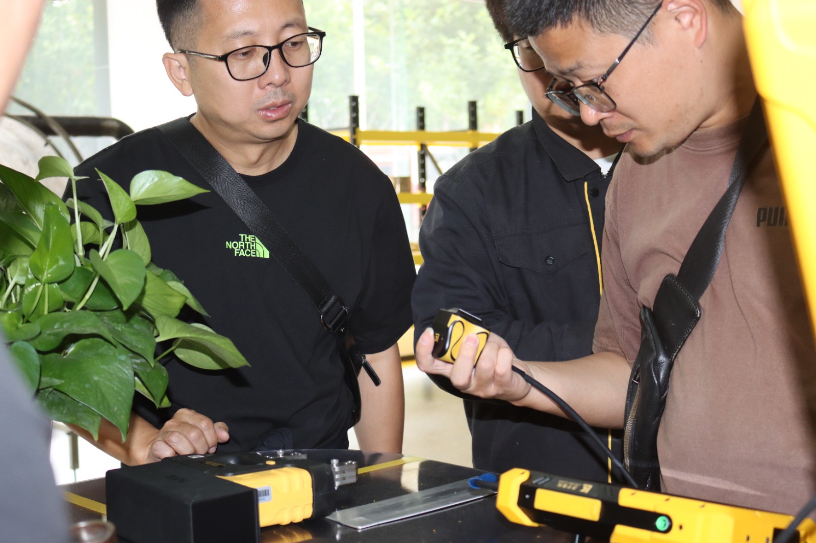 亚洲精品久久一区二区三区