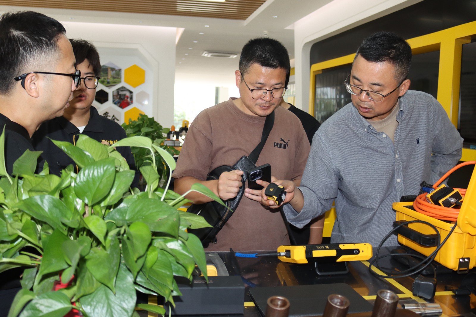 亚洲精品久久一区二区三区