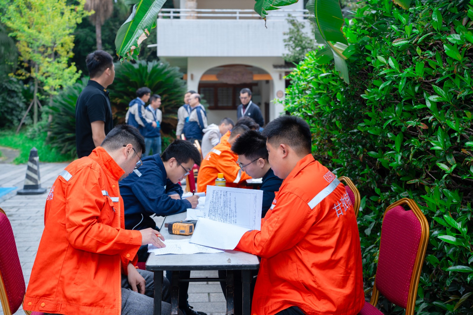 亚洲精品久久一区二区三区